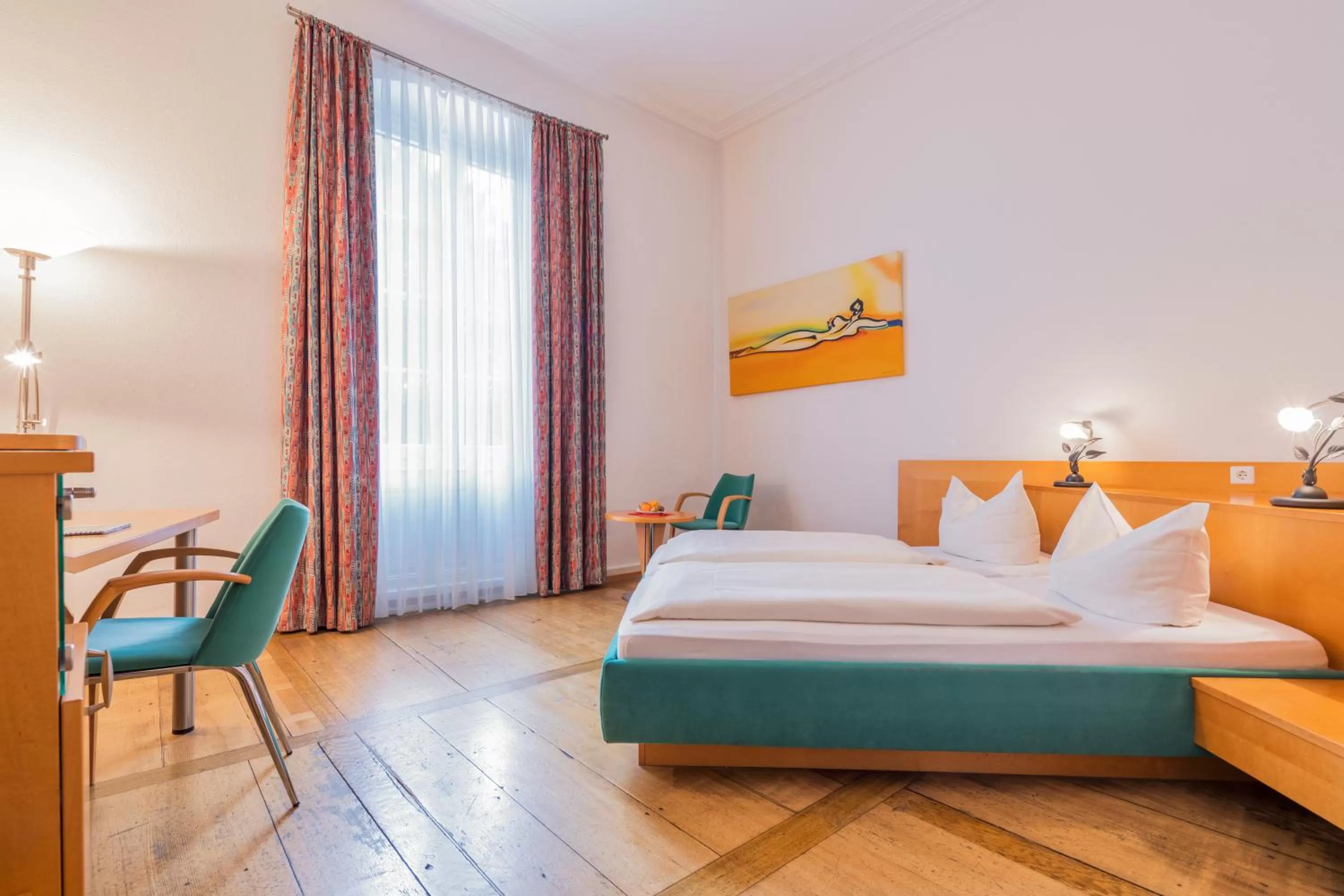 Photo of the whole room, Bed in Alleehaus