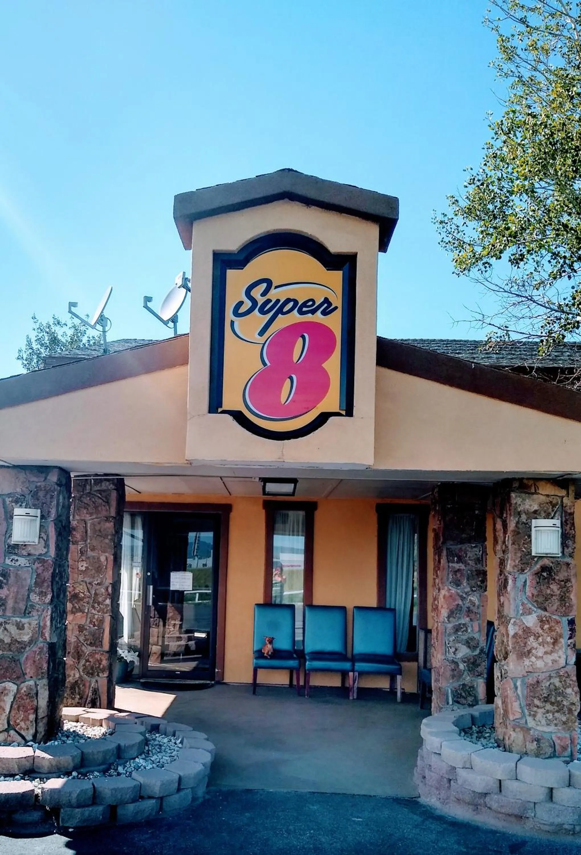 Property building in Super 8 by Wyndham Craig