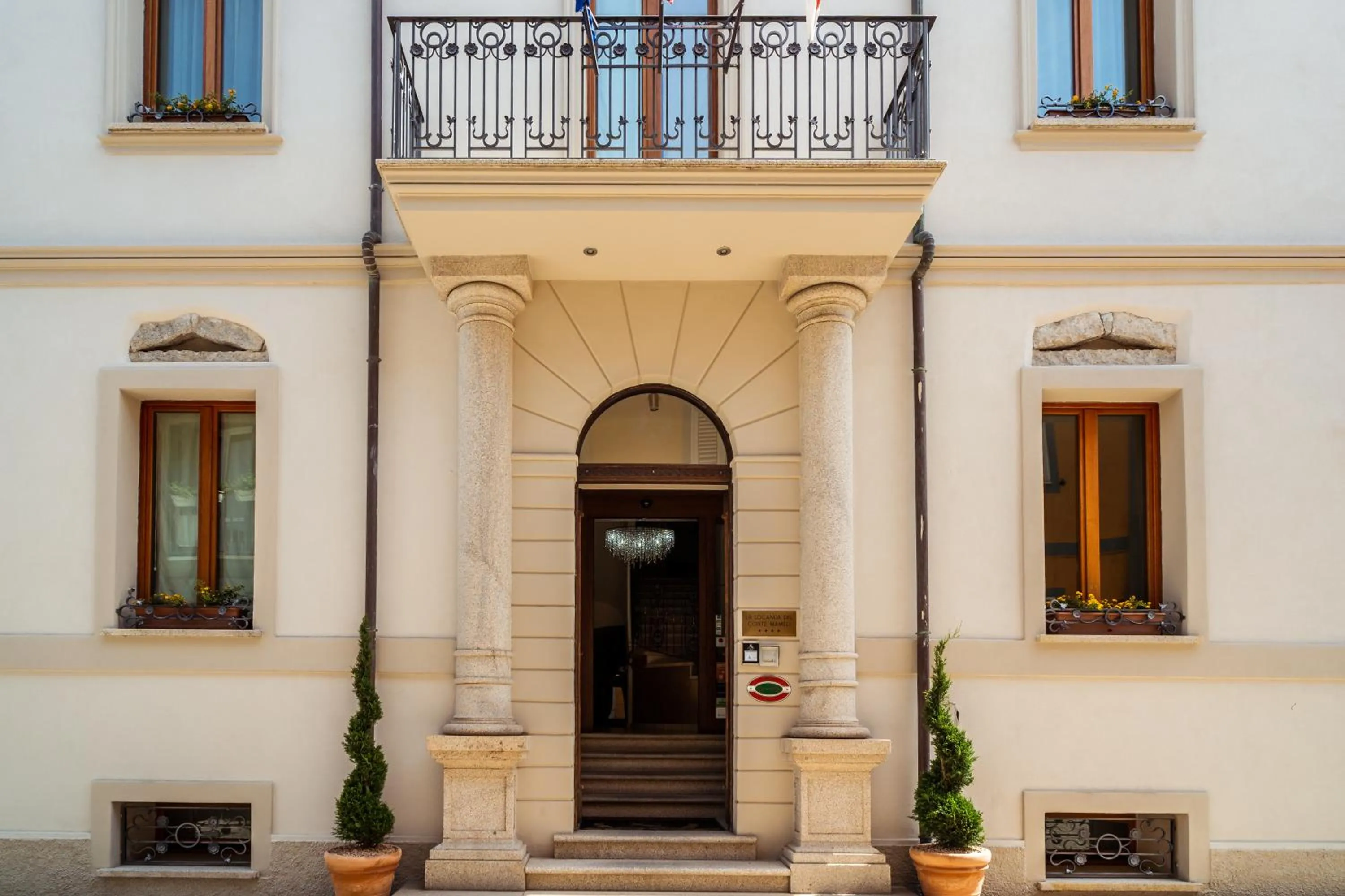 Property building in La Locanda Del Conte Mameli - Boutique Hotel & Suite SPA