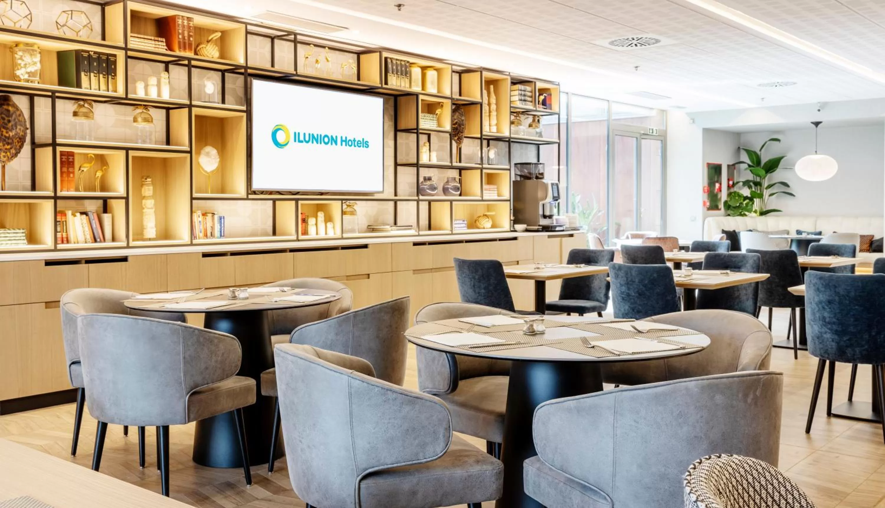 Restaurant/places to eat in Ilunion Barcelona