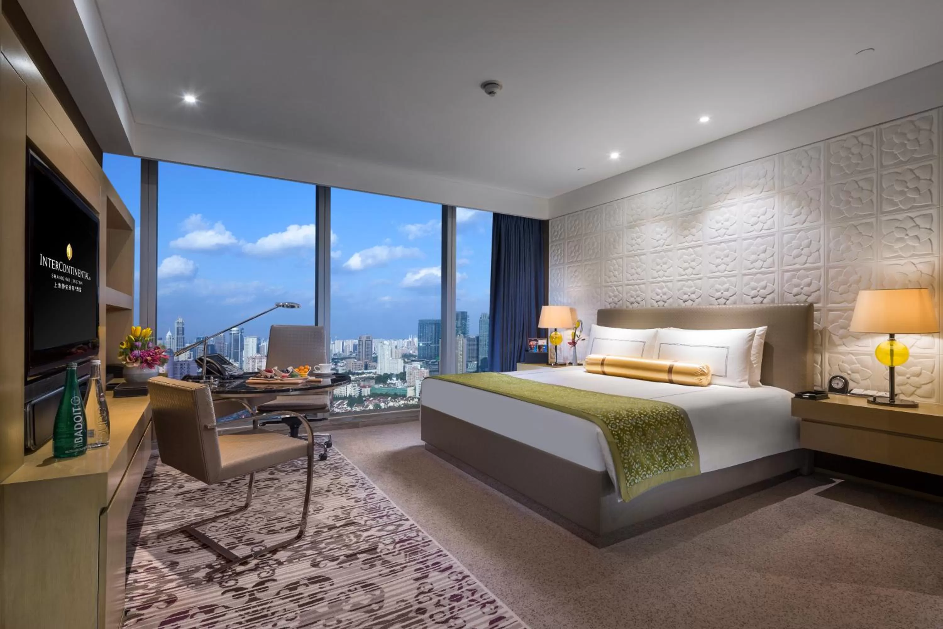 Property building, Bed in InterContinental Shanghai Jing' An by IHG