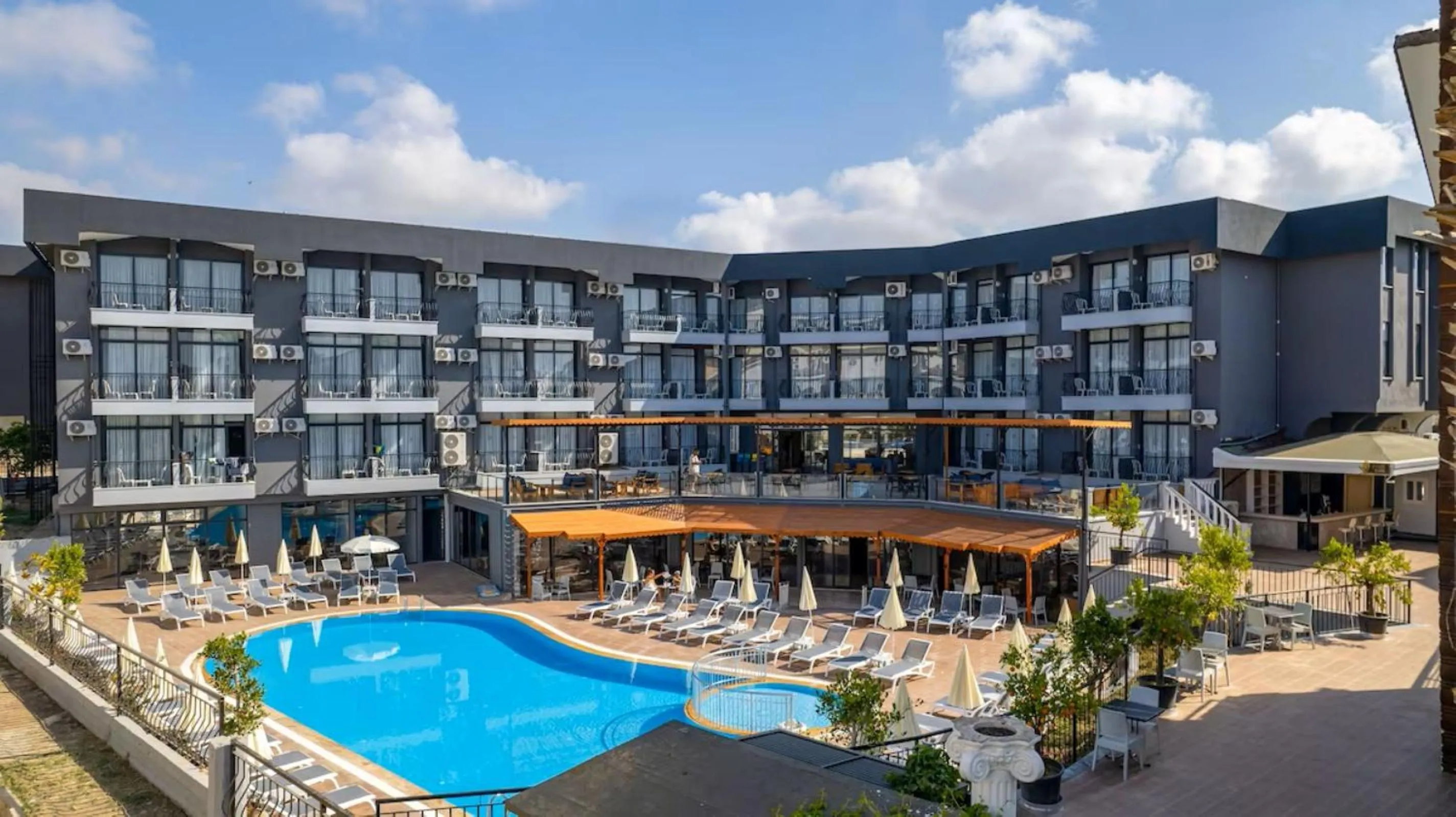 Property building in Clover Magic Park Side Hotel