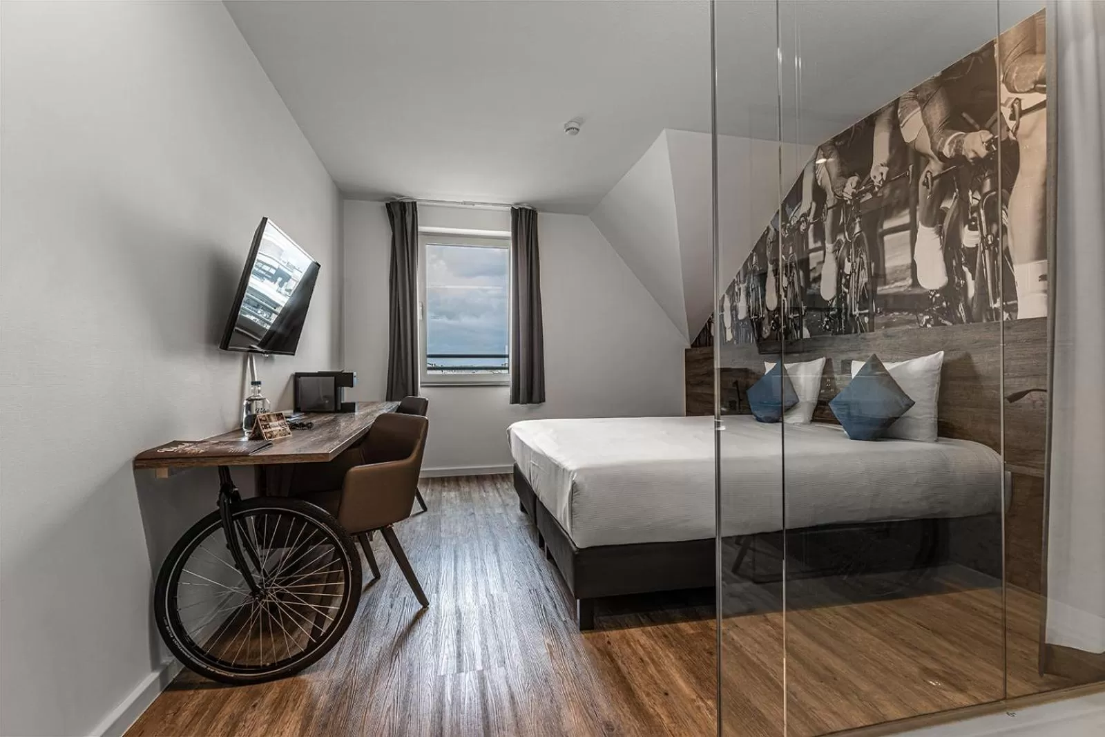 Bed in Velotel Brugge