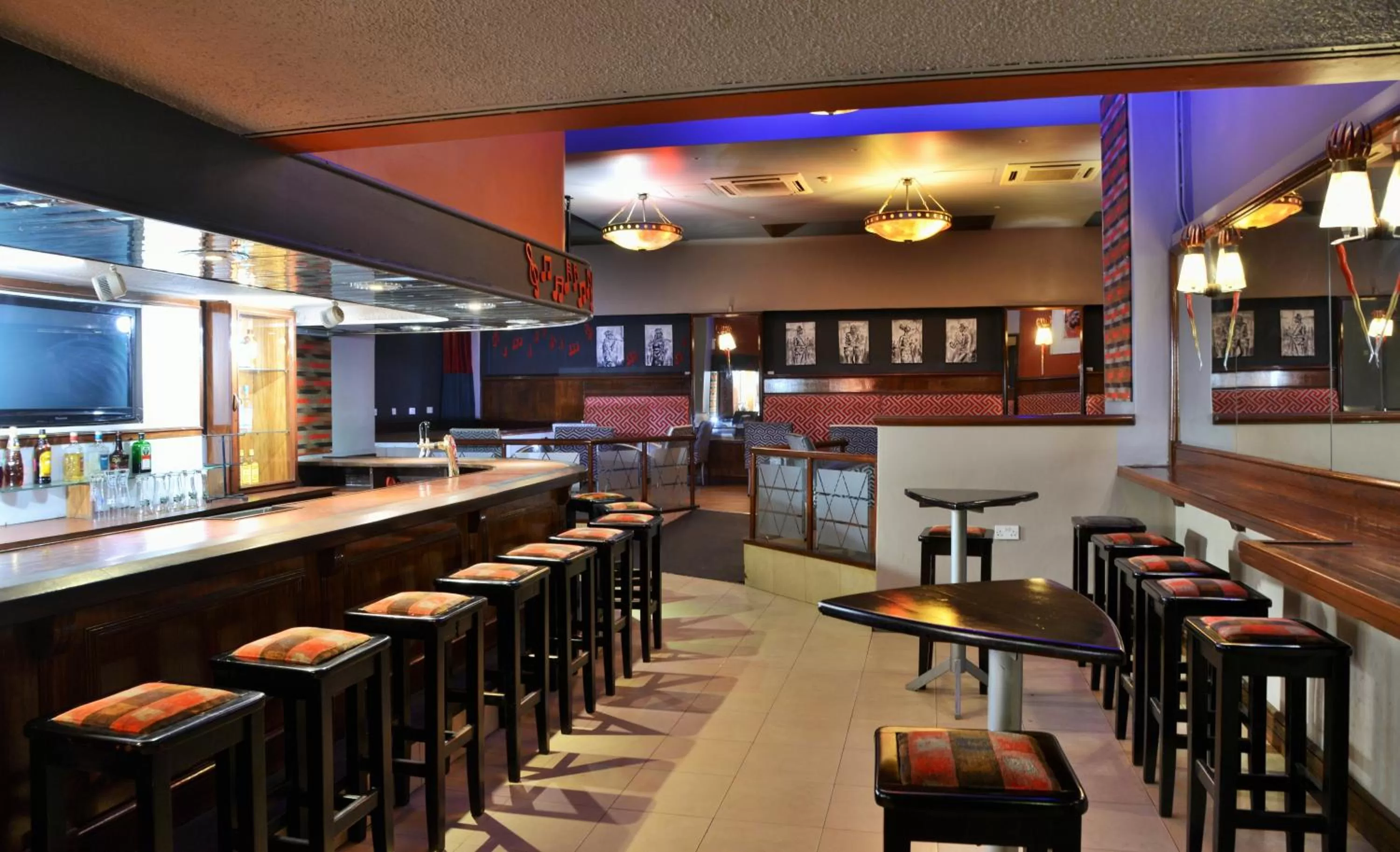 Lounge or bar in Cresta Jameson Hotel