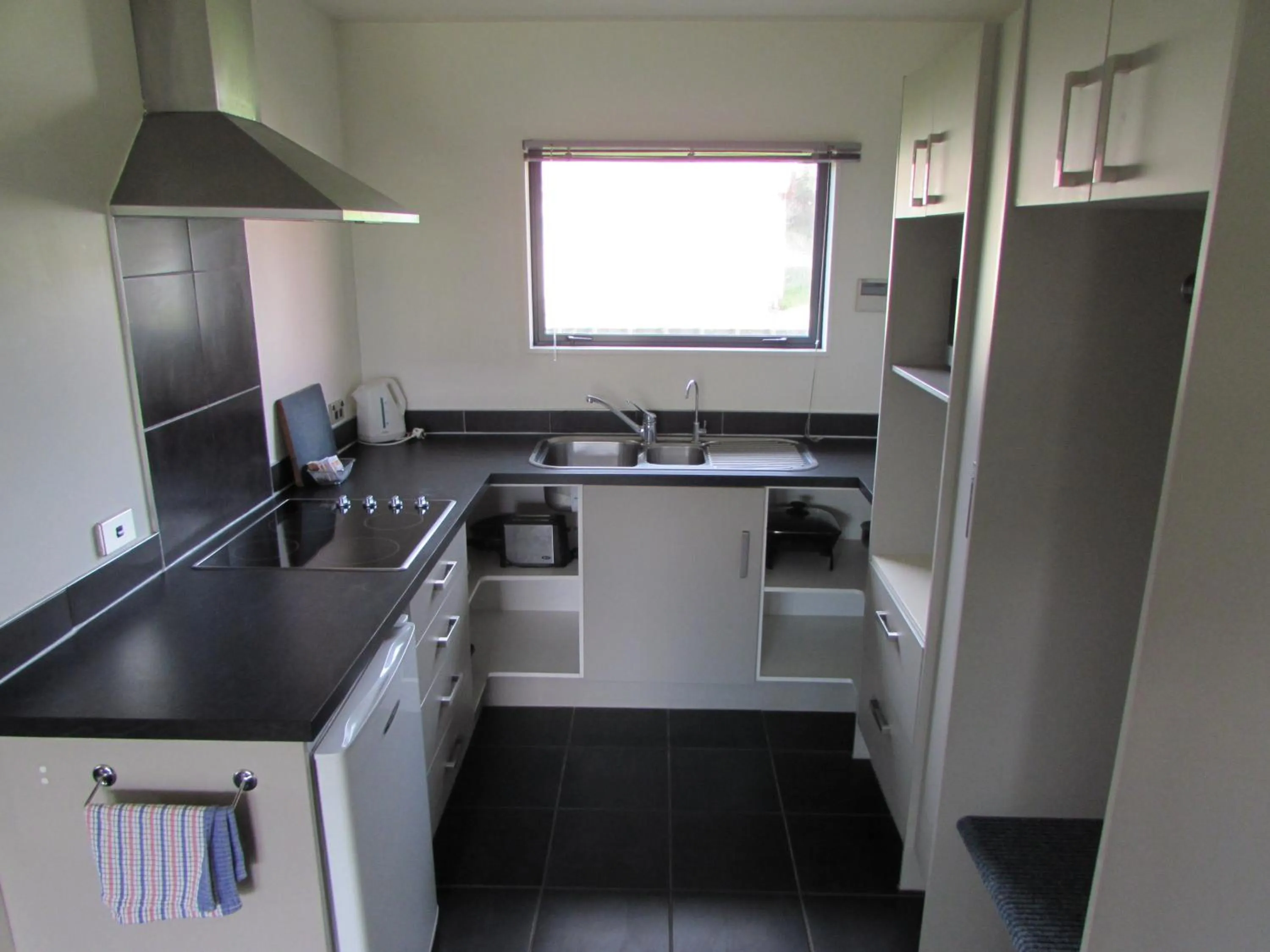 Kitchen or kitchenette in Dunedin Holiday Park