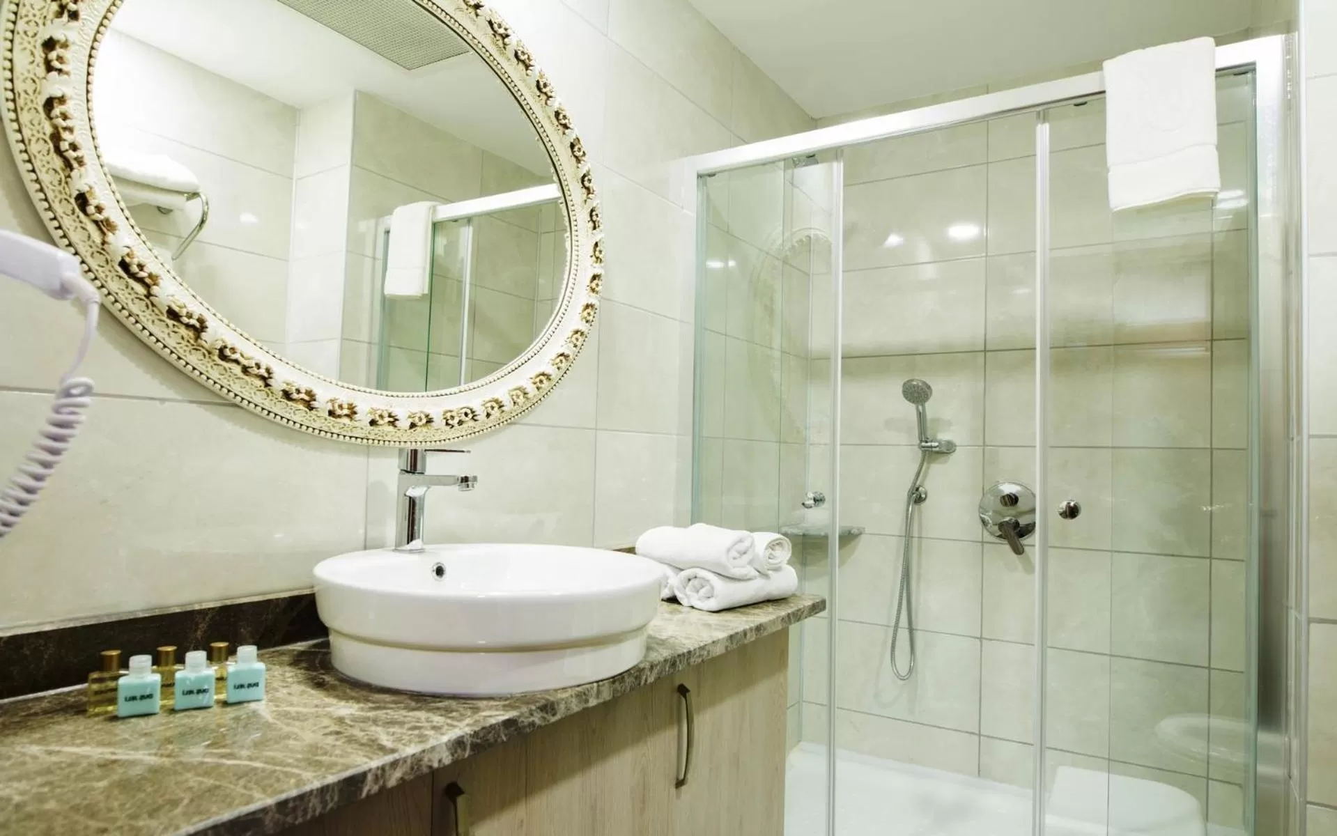 Bathroom in Helen Troya Hotel Geyikli