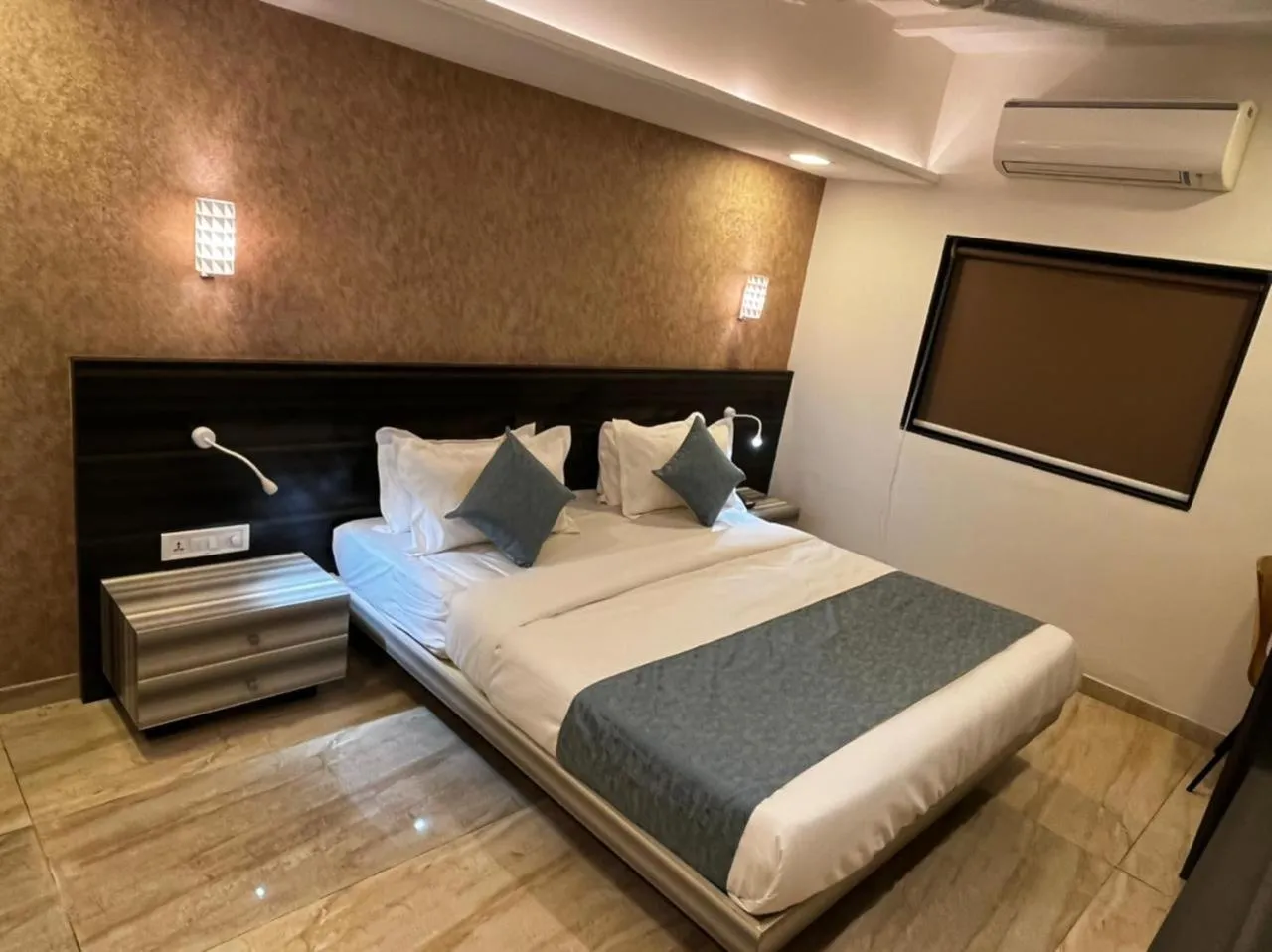 Bedroom in Click Hotel by Suba, Jamnagar