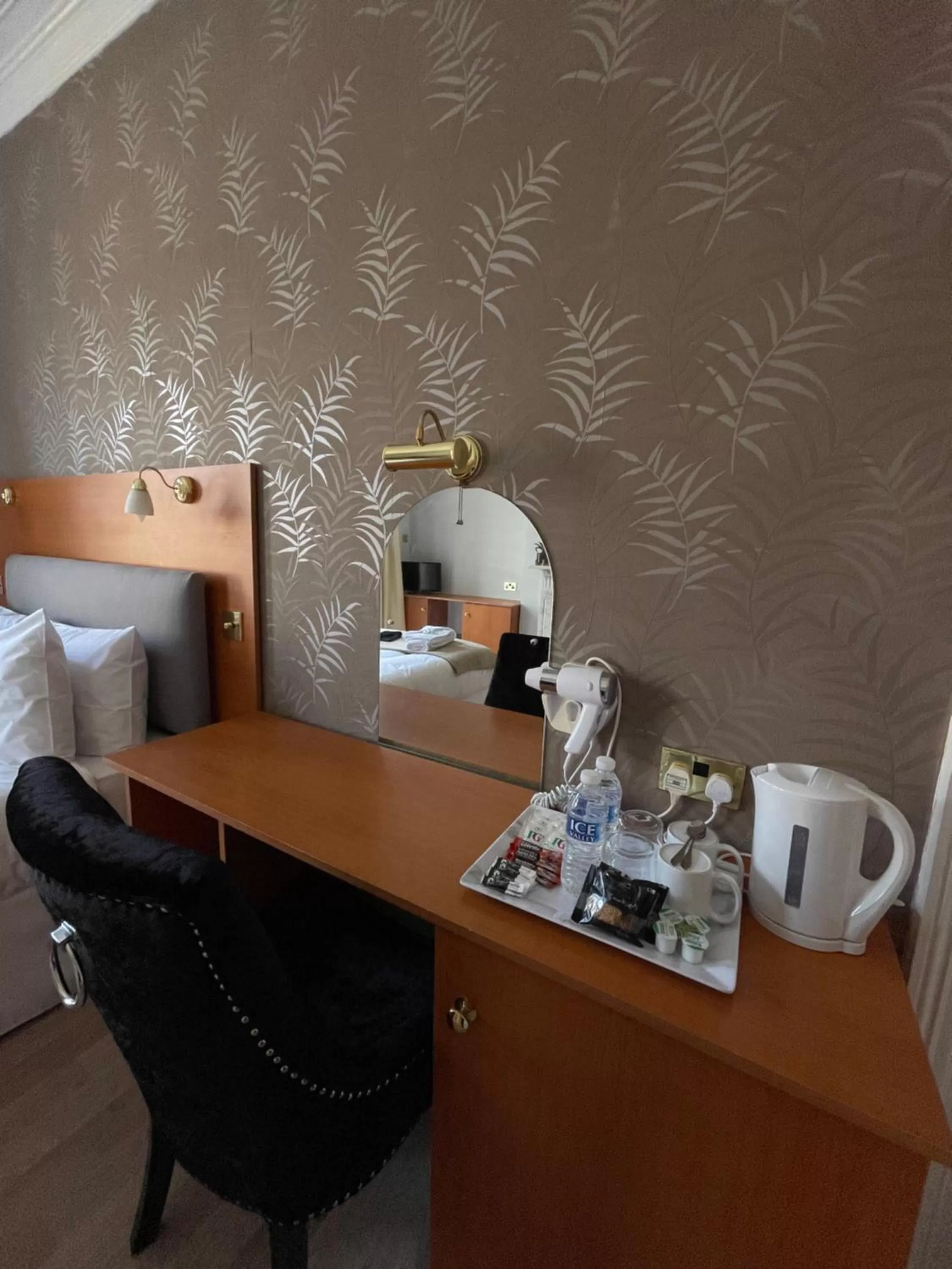 Coffee/tea facilities in The Silver How