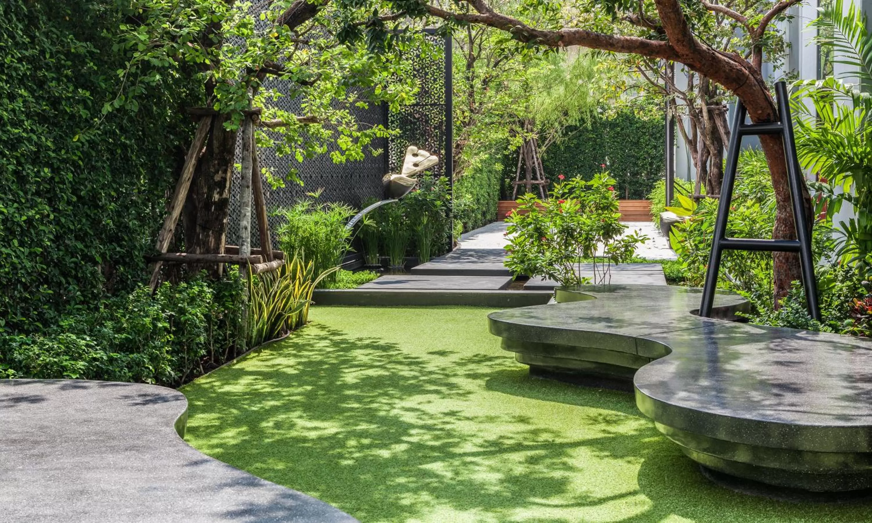 Fitness centre/facilities in Holiday Inn Express Bangkok Soi Soonvijai by IHG