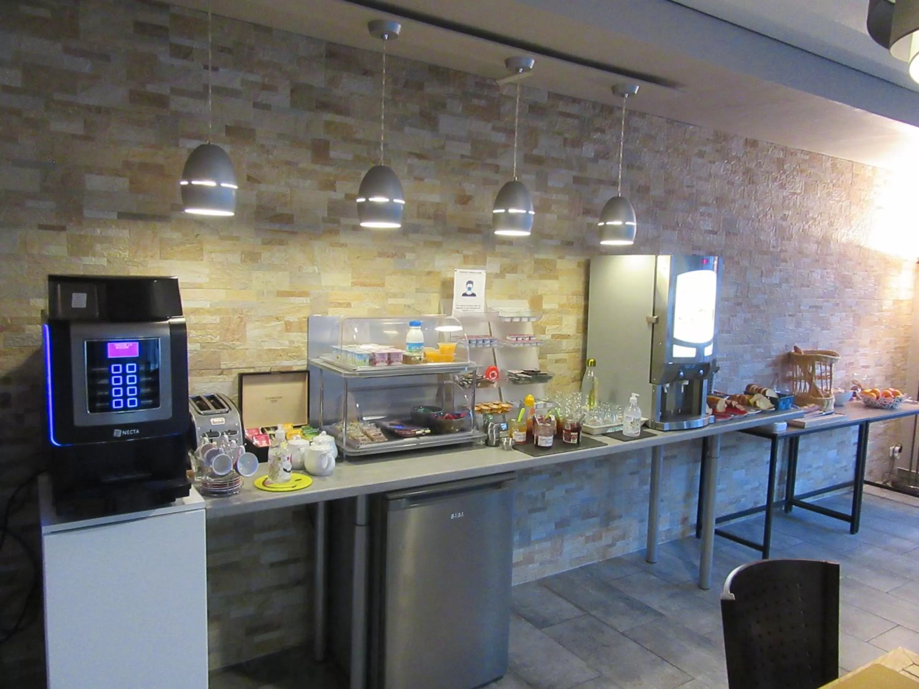 Contact Hotel de France