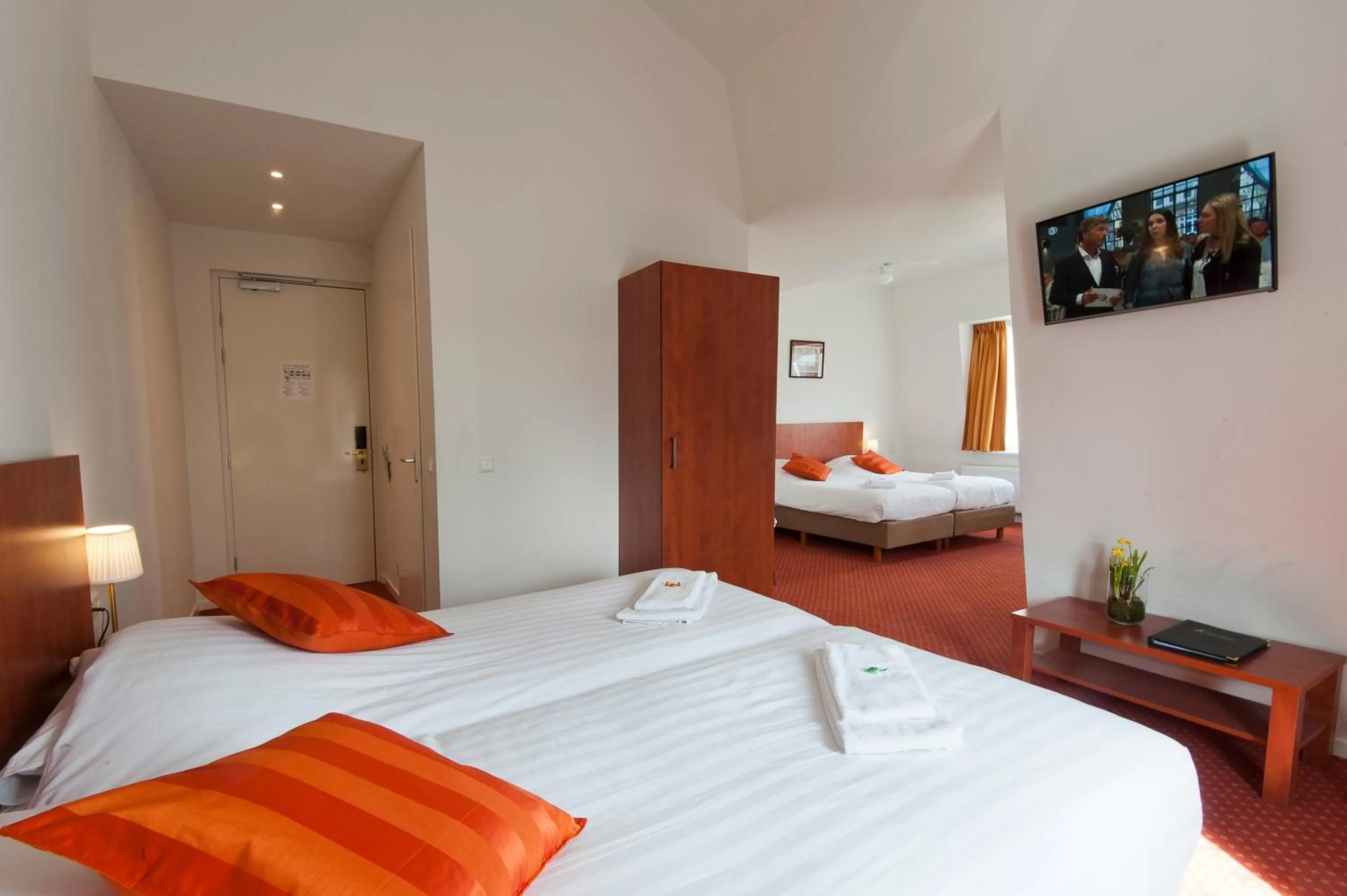 Bedroom, Bed in Ambassador City Centre Hotel