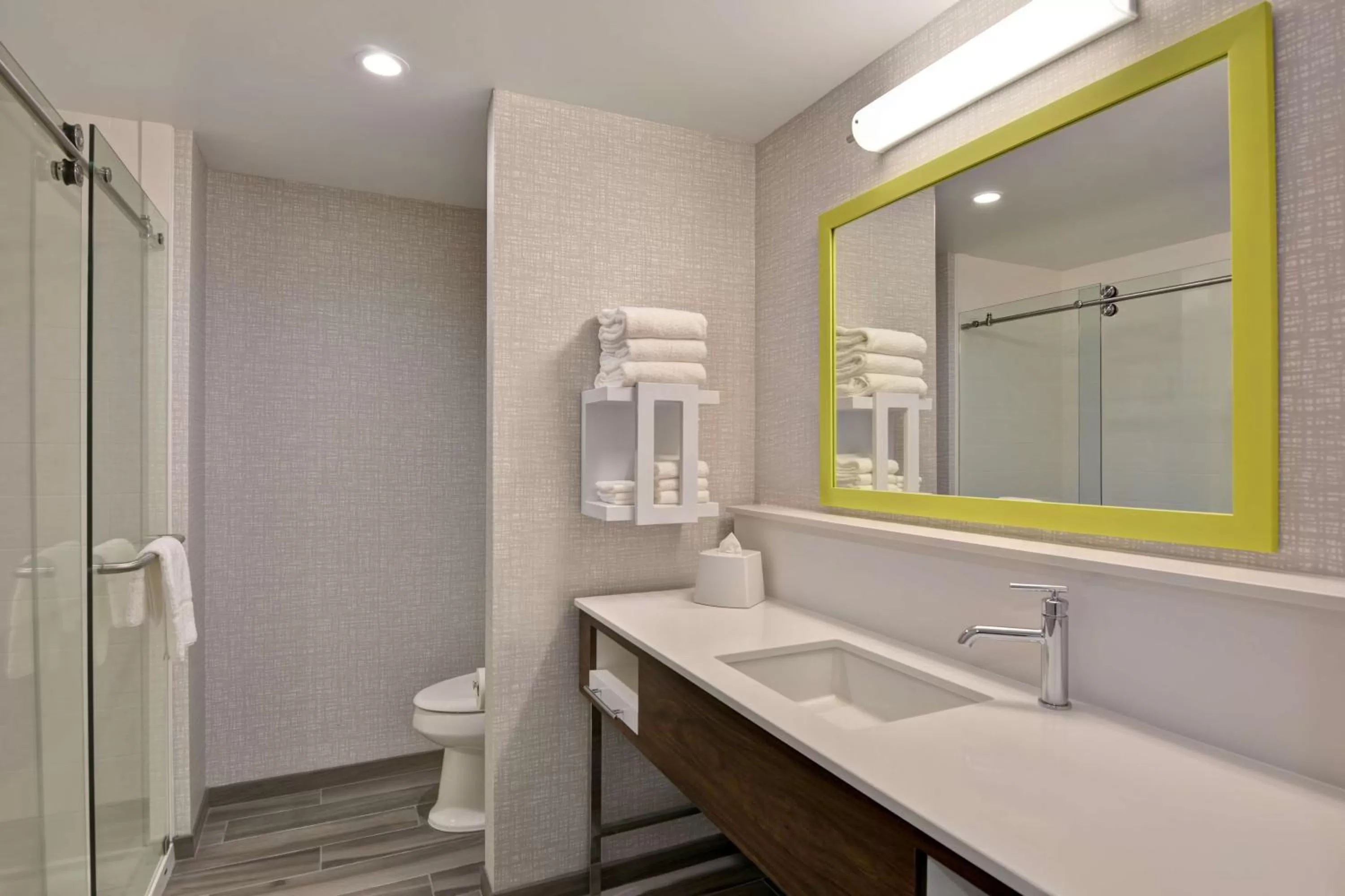 Bathroom in Hampton Inn & Suites Tampa Riverview Brandon