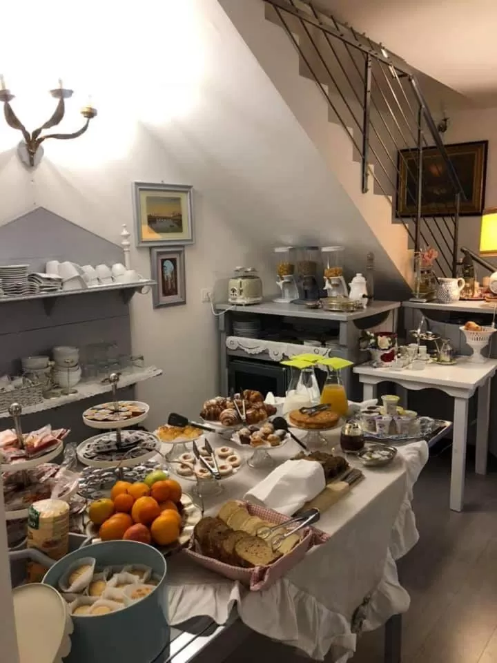 Breakfast in Country Lodge B&B