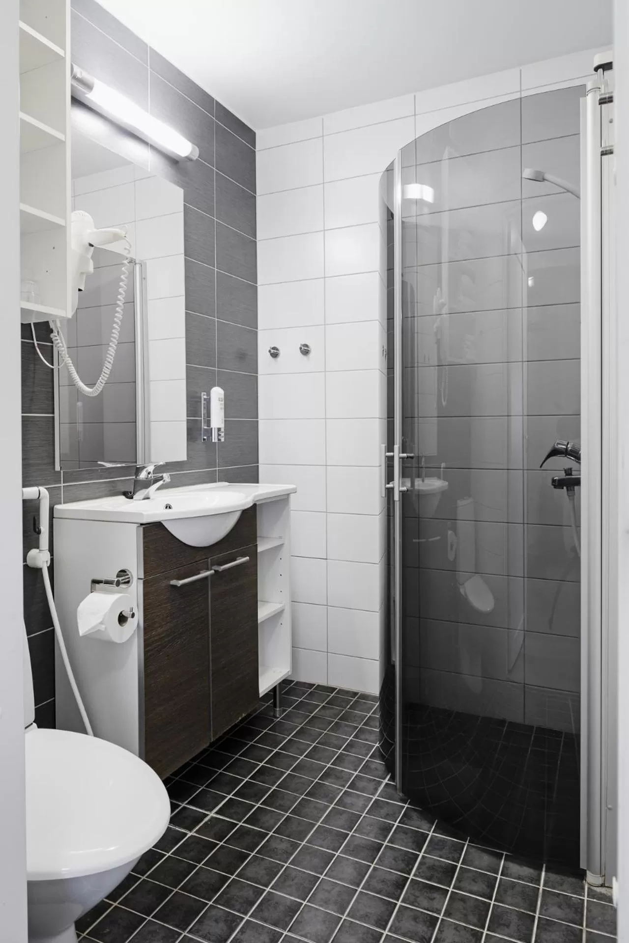 Shower in Hotel Rantapuisto