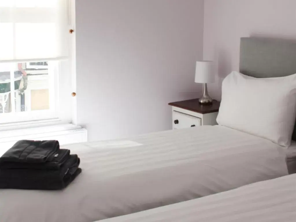 Two-Bedroom Apartment in The Falstaff Hotel & Restaurant Ramsgate Two-Bedroom Apartment in The Falstaff Hotel & Restaurant Ramsgate