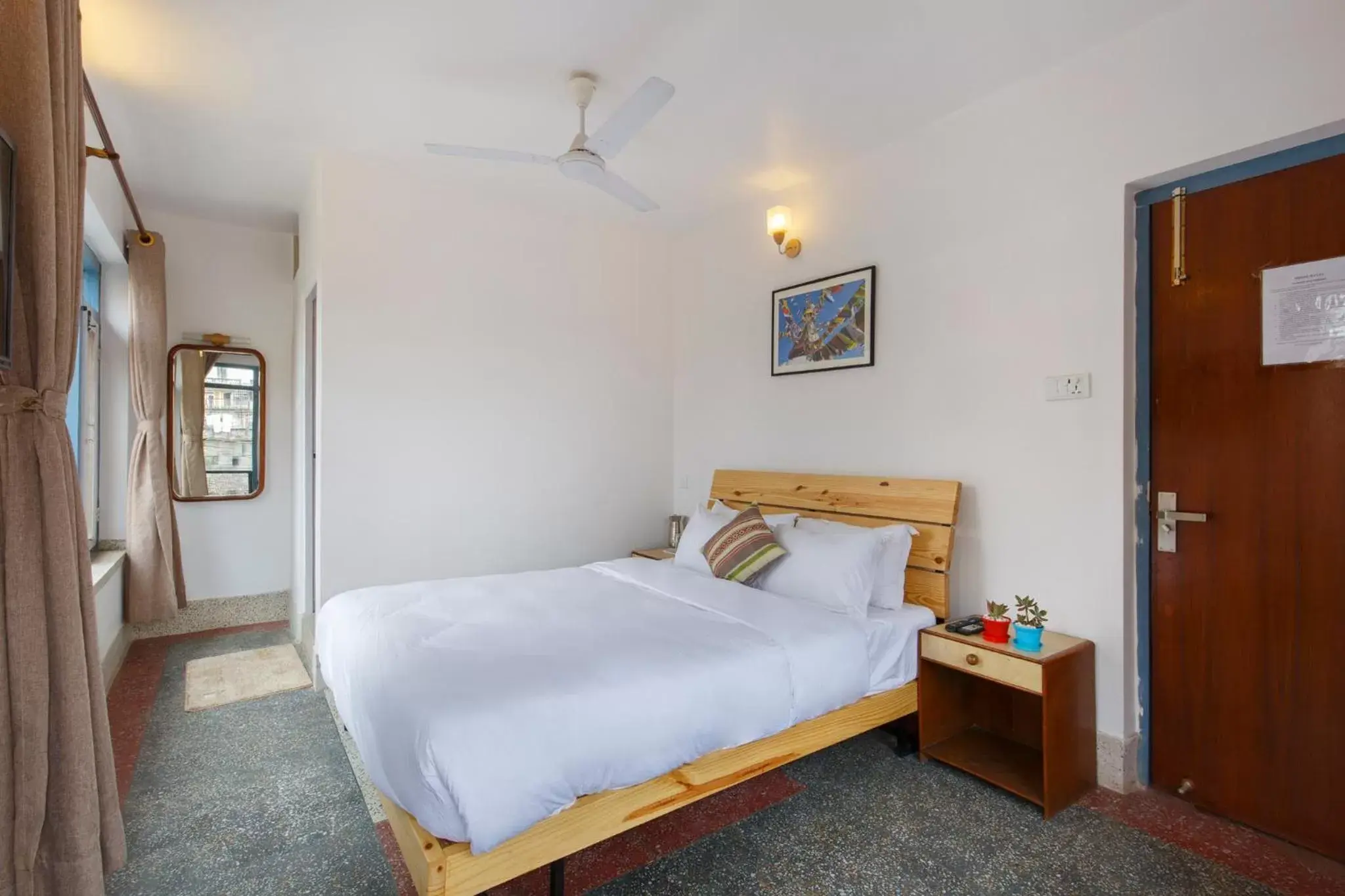 Deluxe Single Room with Balcony - single occupancy in Pacific Guest House Deluxe Single Room with Balcony - single occupancy in Pacific Guest House