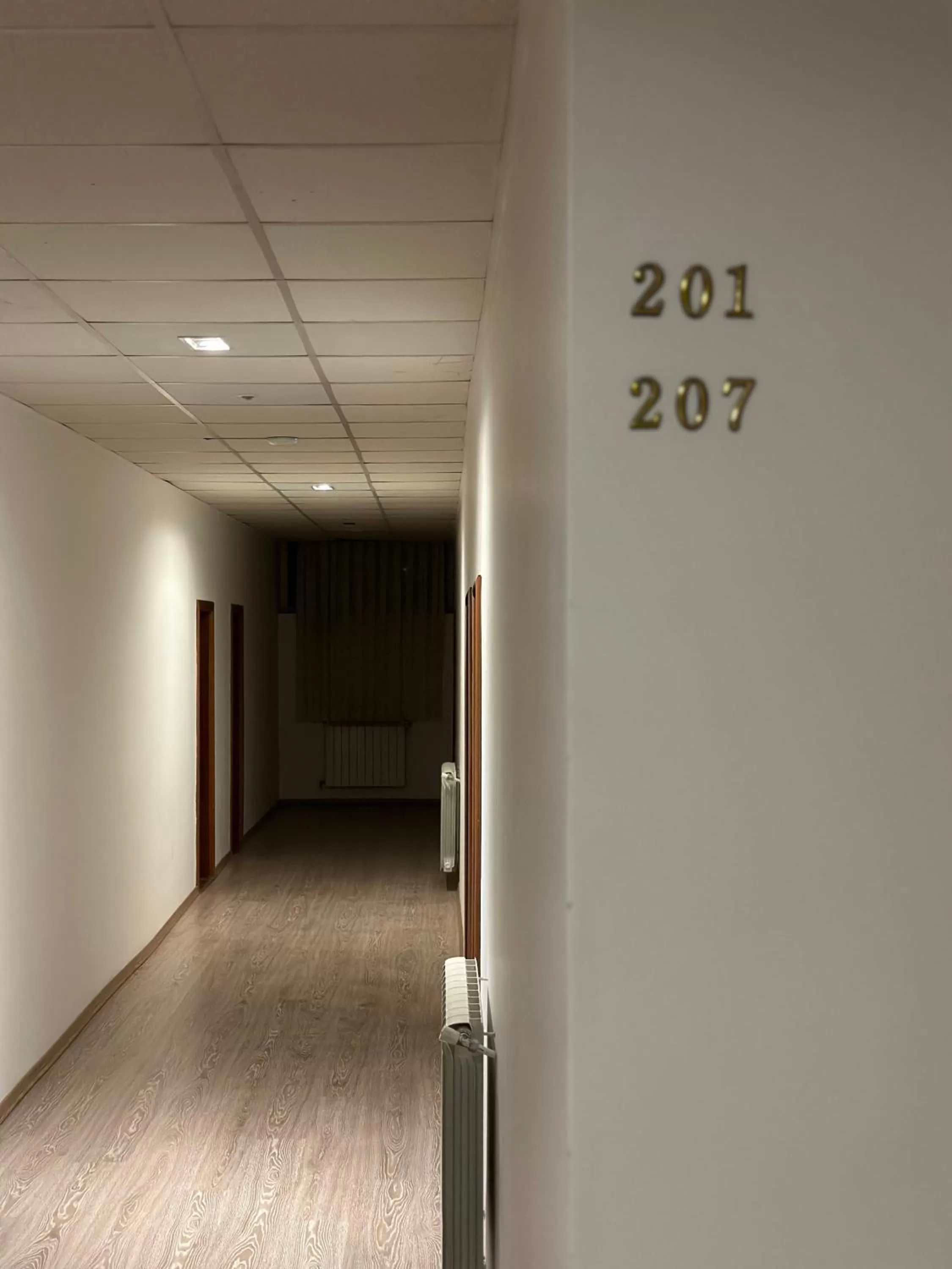 Text overlay in Hotel Gjallica