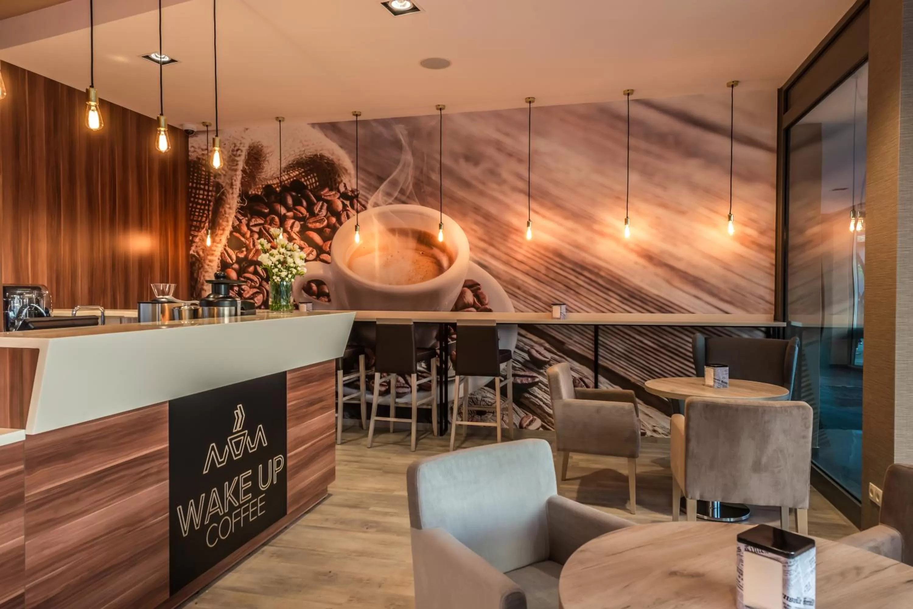 Restaurant/places to eat in APART HOTEL 12