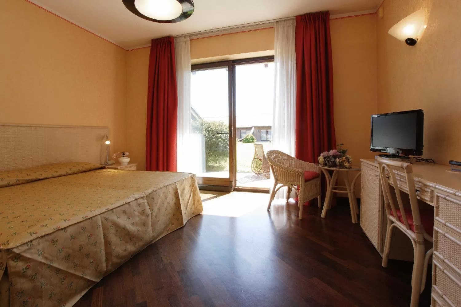 Photo of the whole room, Bed in Serravalle Golf Hotel