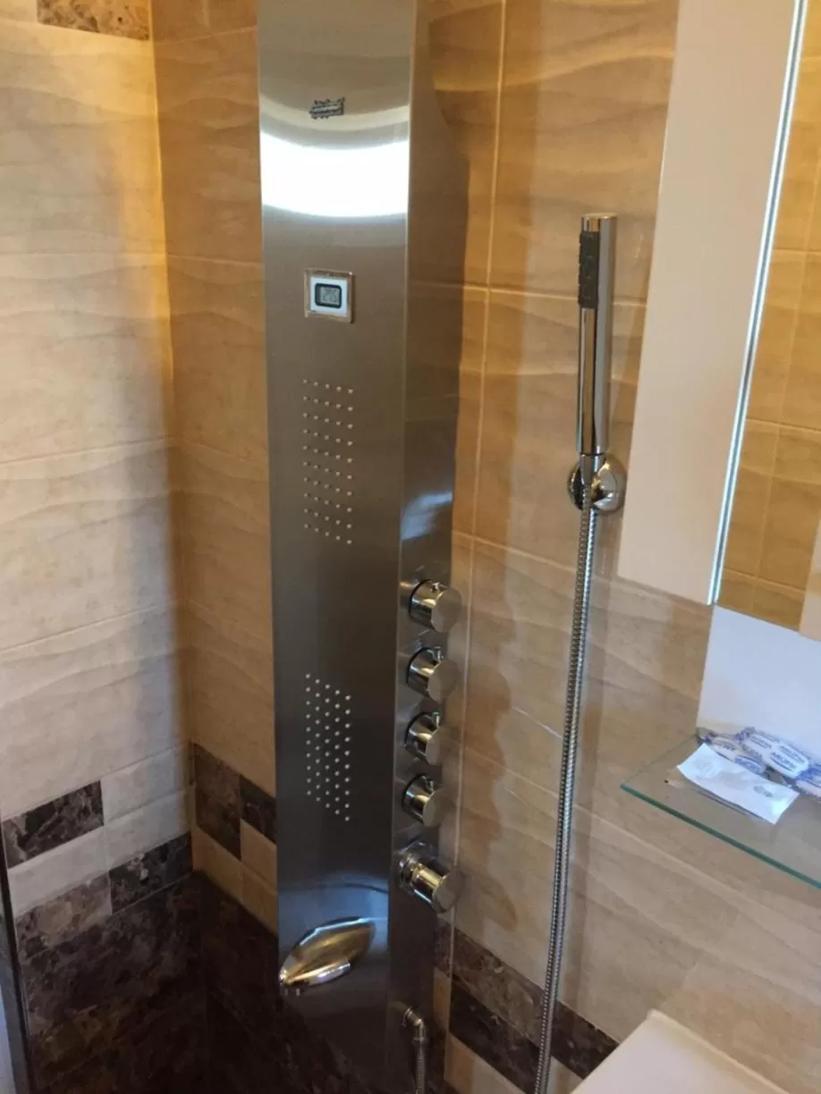 Bathroom in Family Hotel Malibu