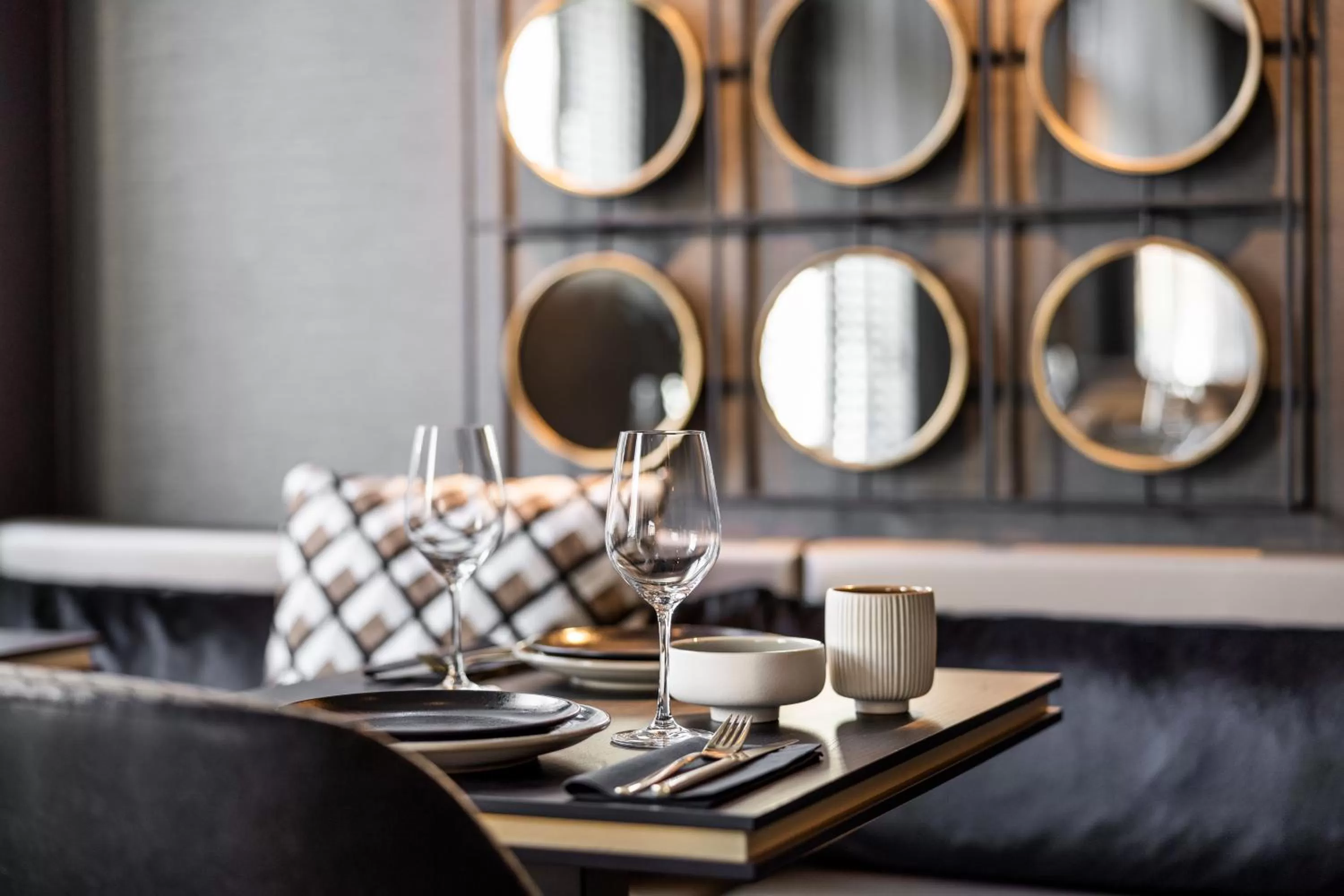 Restaurant/places to eat in Le Marin Hotel Rotterdam City - Handwritten Collection