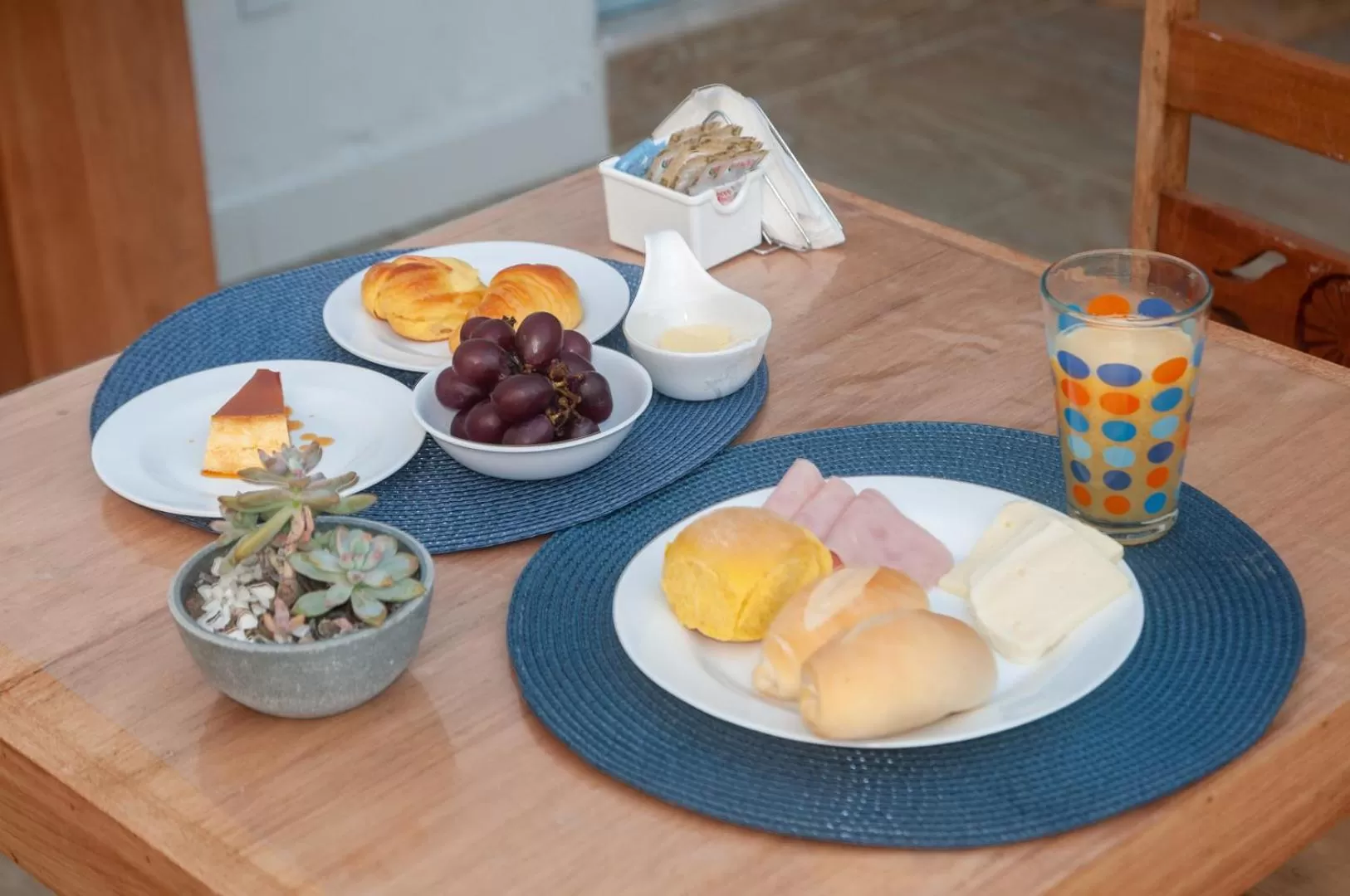 Breakfast in Pousada Maktub