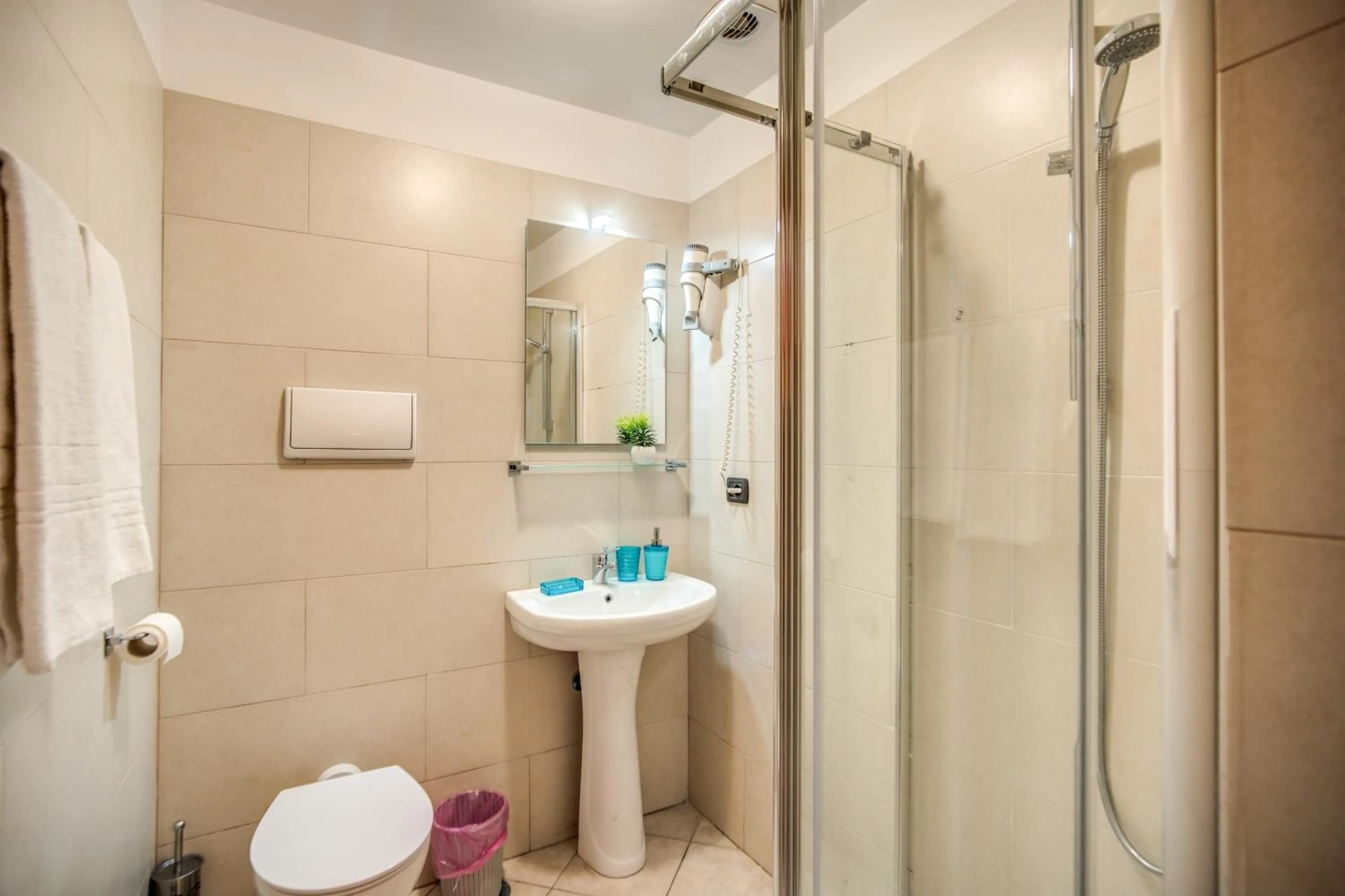 Bathroom in Magnifico Rome