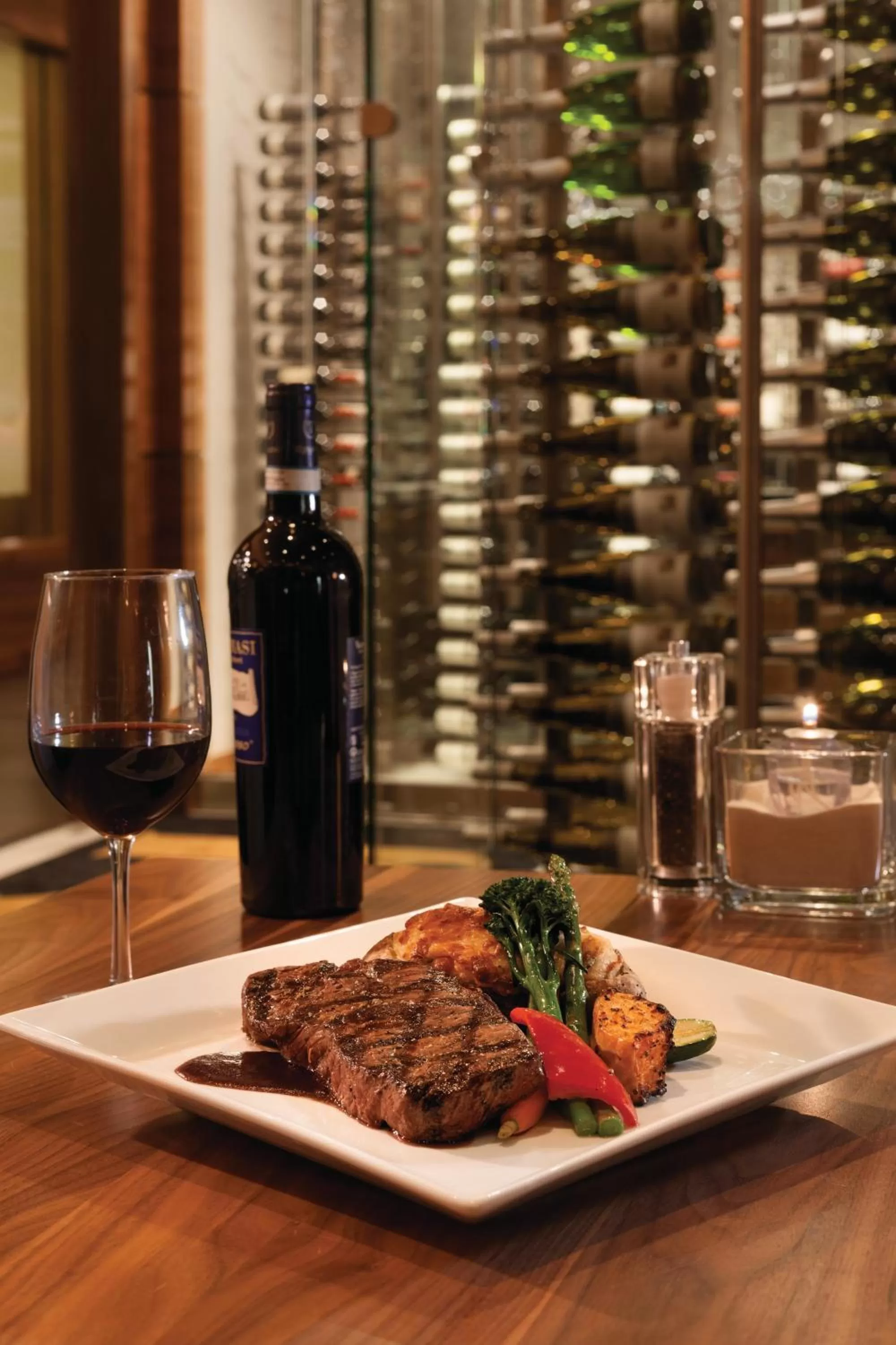 Food and drinks in Radisson Hotel & Conference Centre Calgary Airport