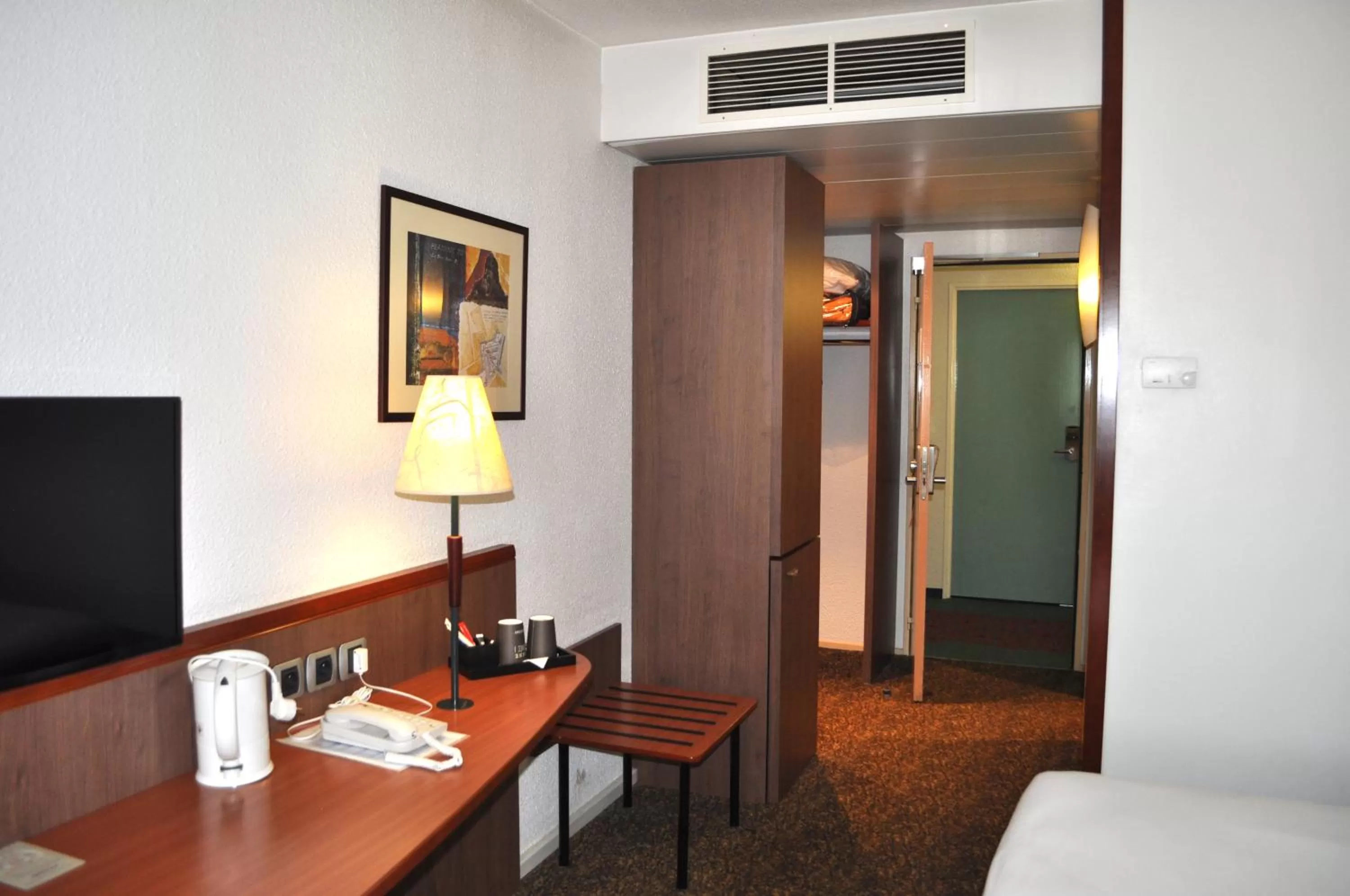 Bedroom in ibis Belfort Danjoutin