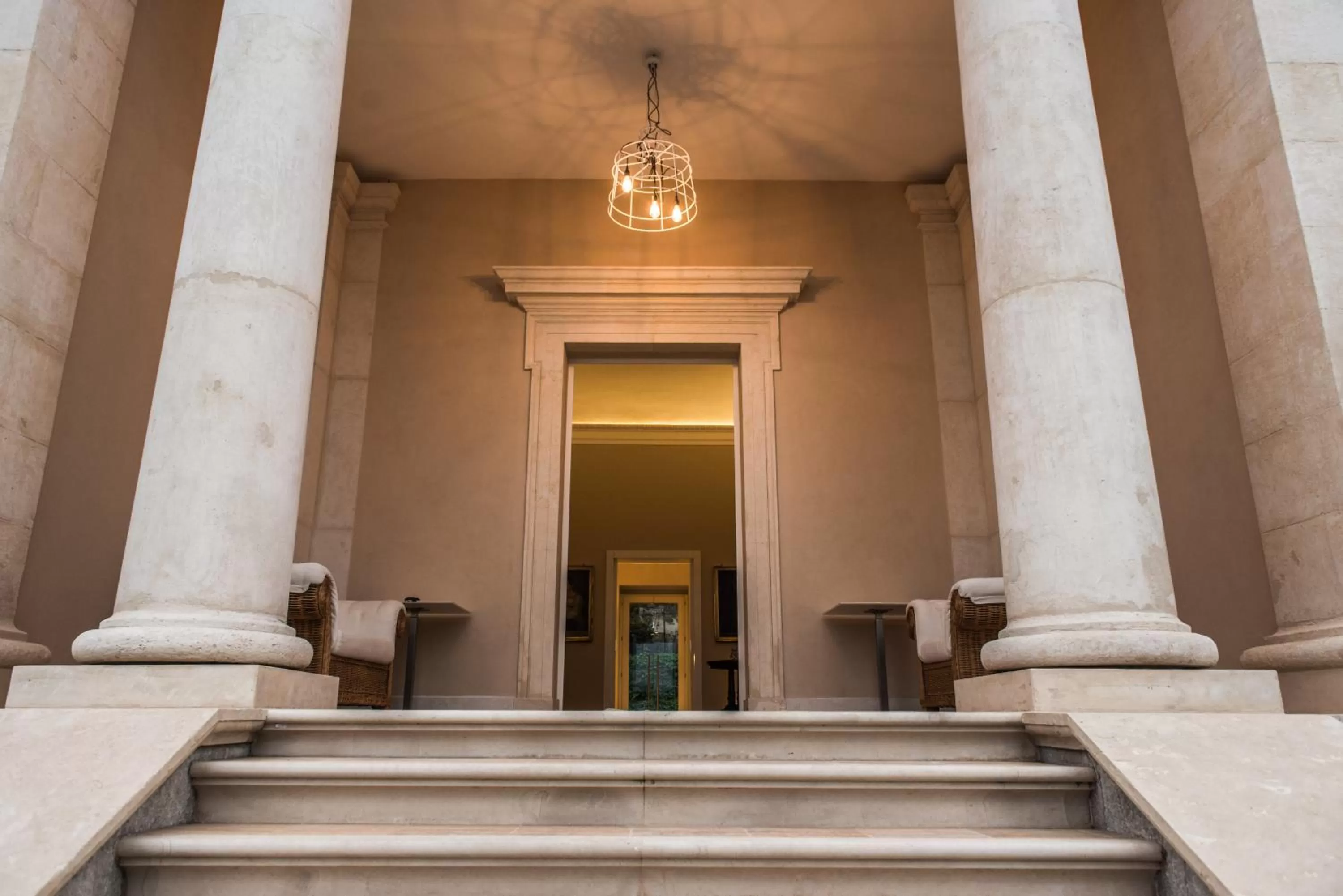 Facade/entrance in Villa Pulejo