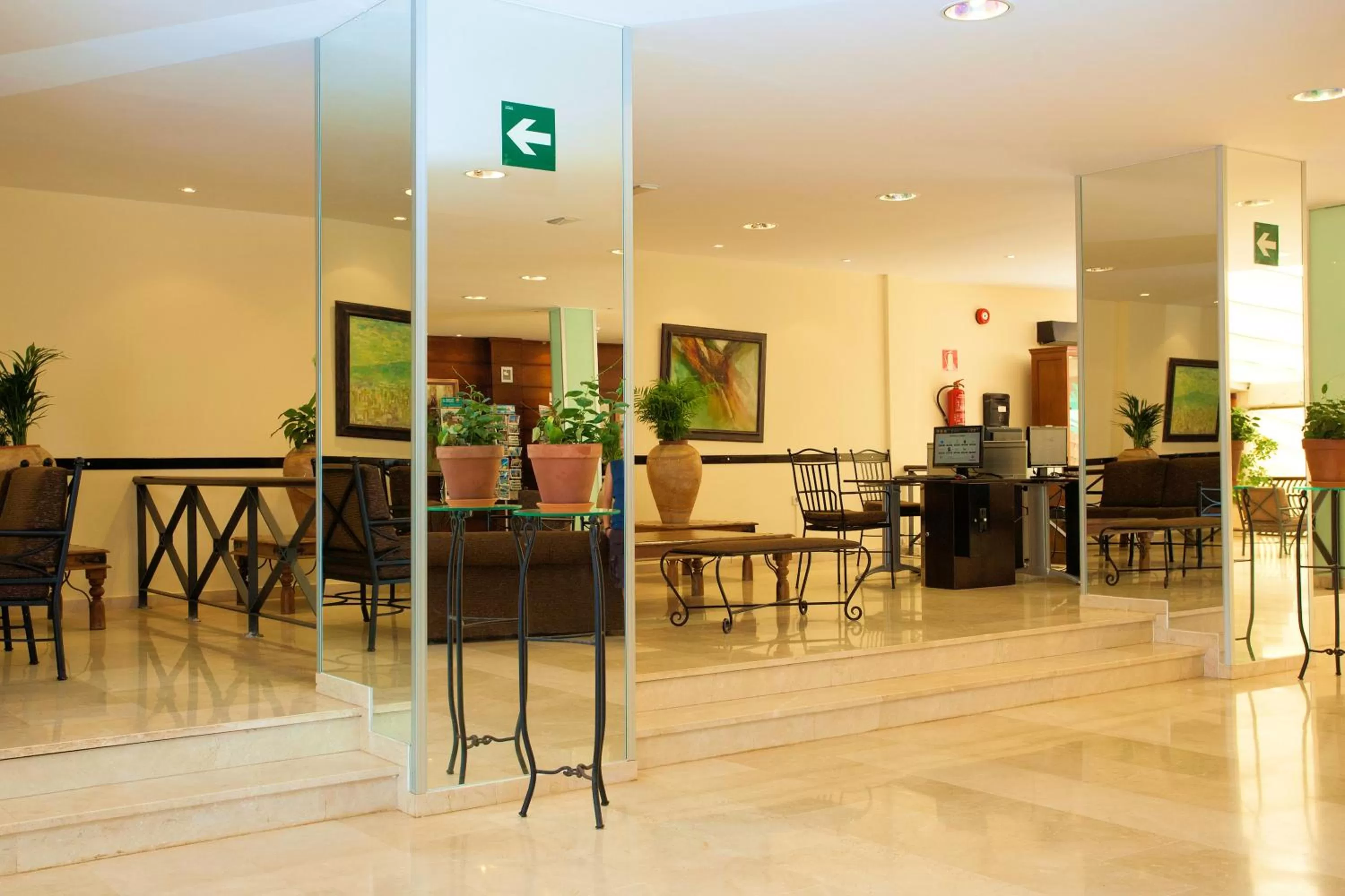 Lobby or reception in SBH Hotel Royal Mónica