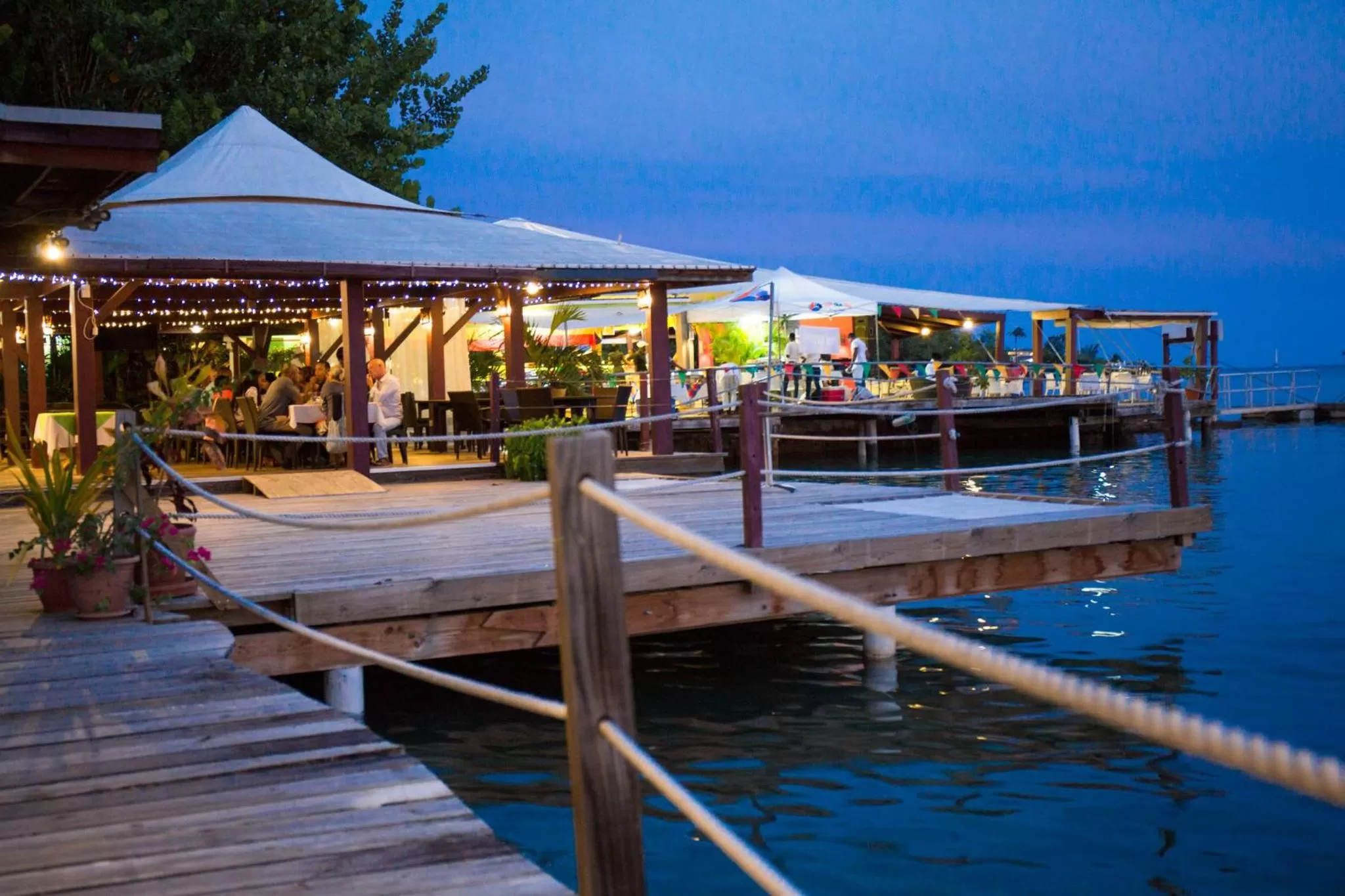 Restaurant/places to eat in True Blue Bay Resort