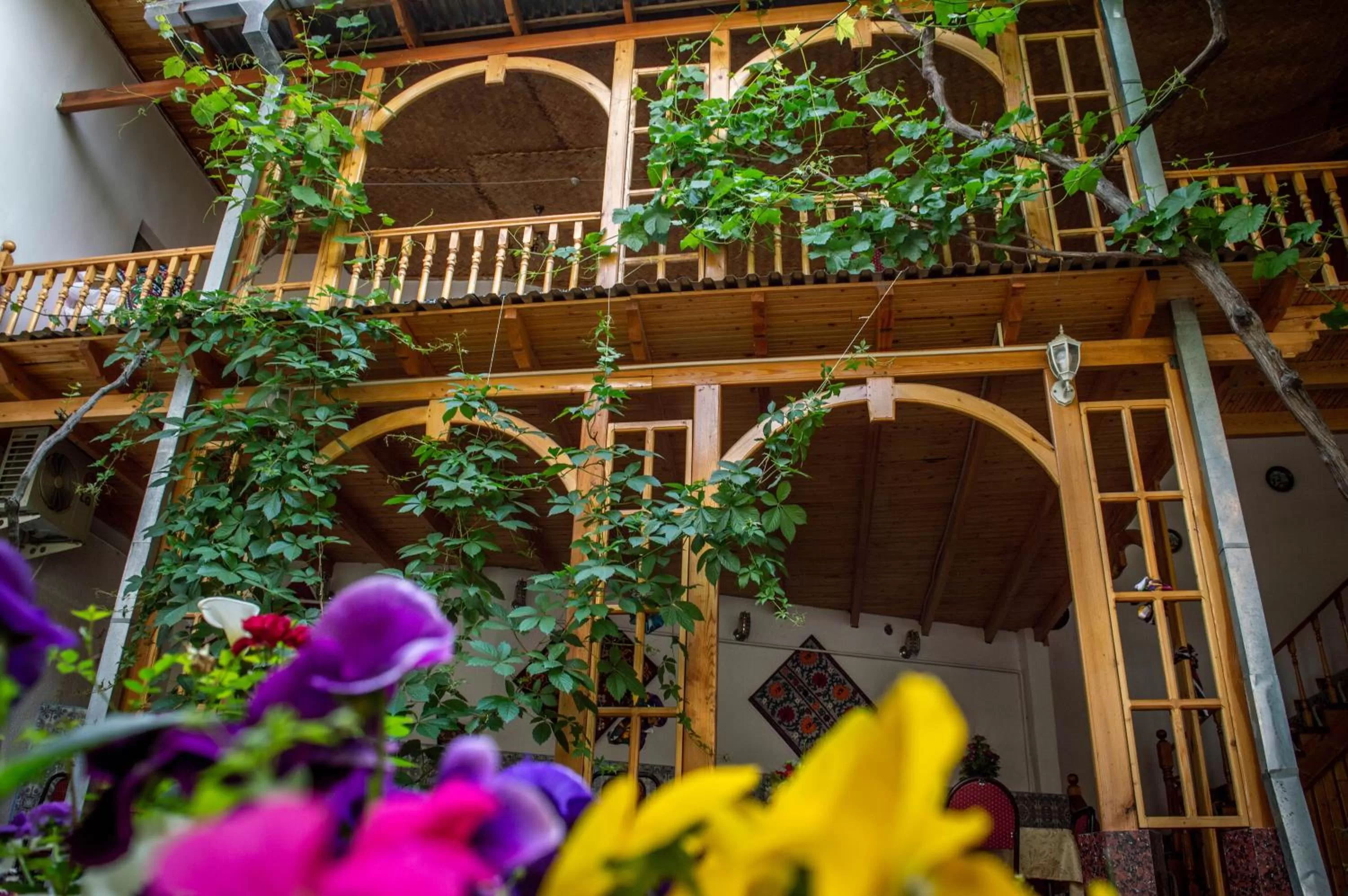 Property building in Jahongir