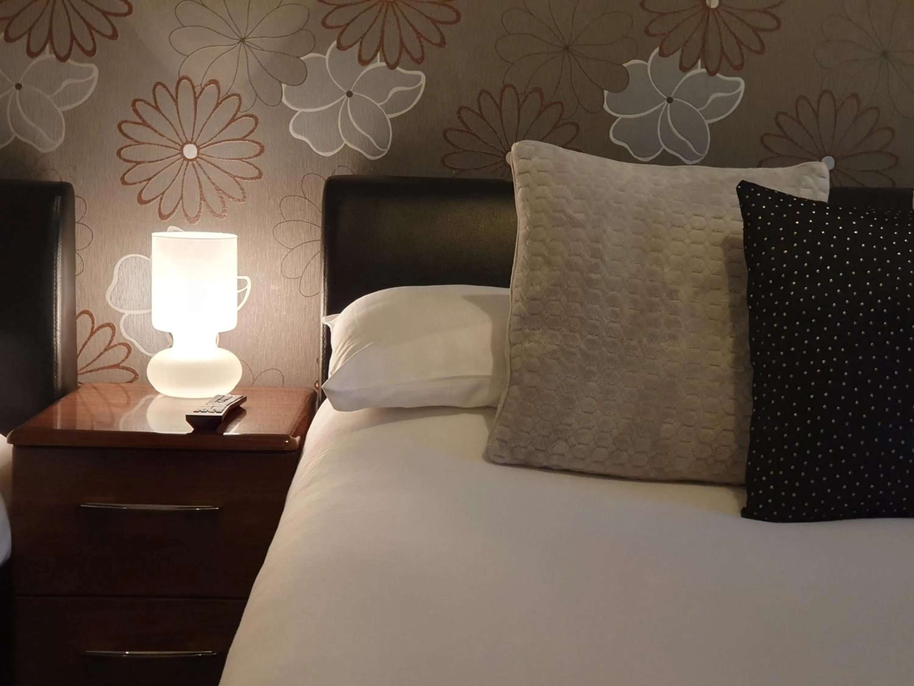 Bedroom, Bed in Senlac Guesthouse