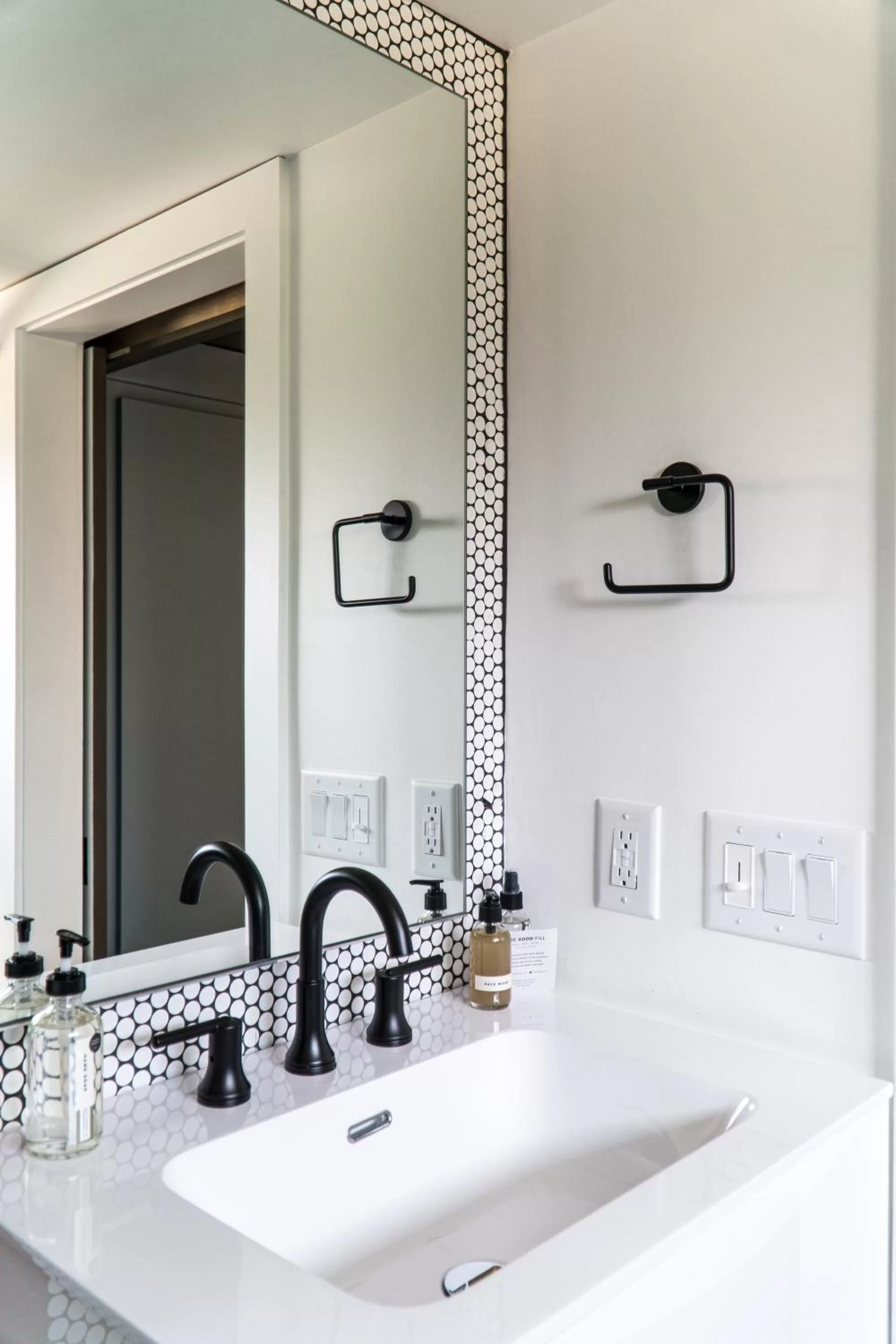 Bathroom in Ironwood Grove, Tiny House Hotel