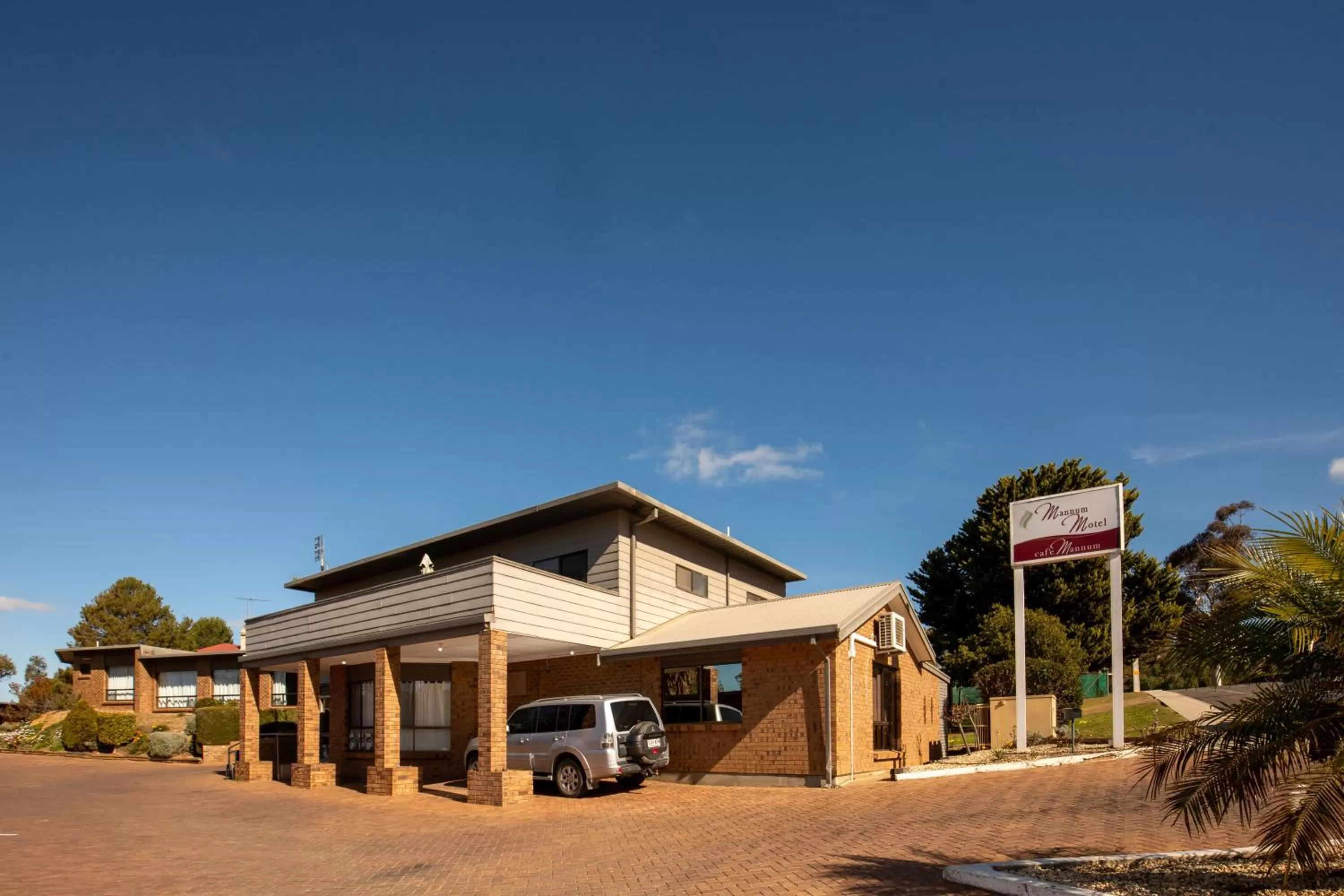 Property building in Mannum Motel