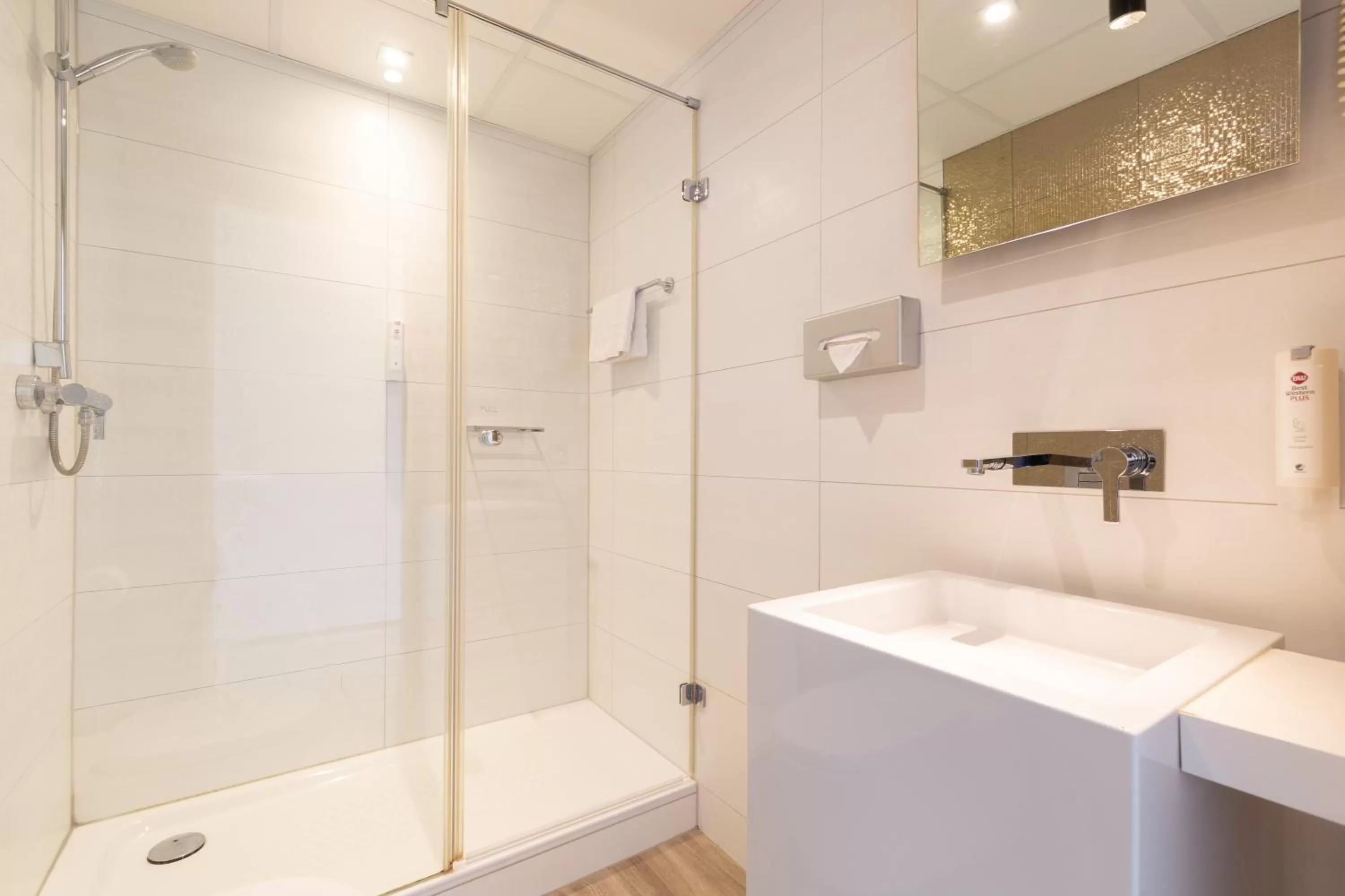 Toilet in Amrâth Airport Hotel Rotterdam