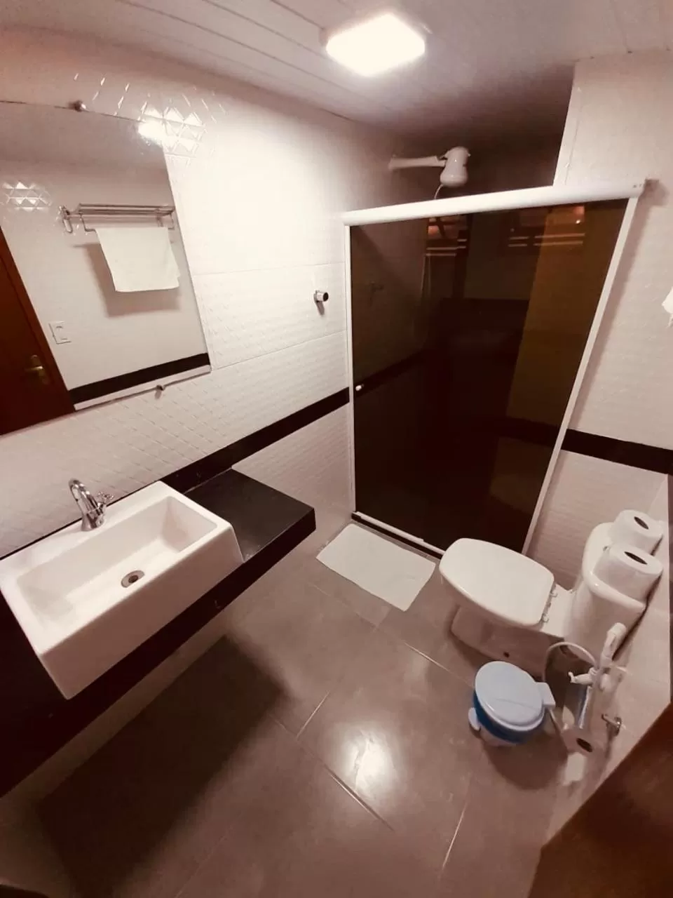 Bathroom in Flamingo Beach Pousada