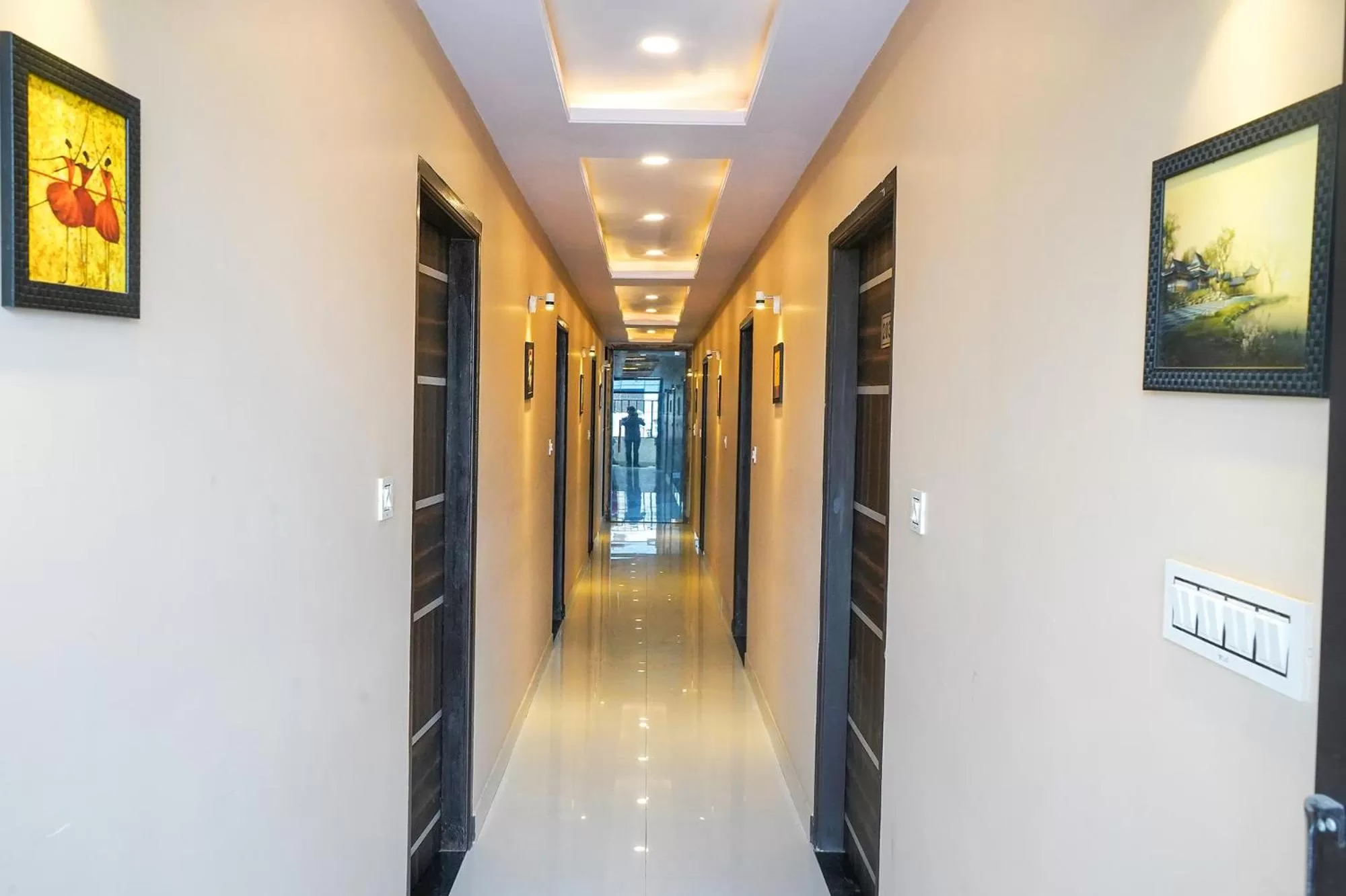 Floor plan in FabExpress Travelers Lodge