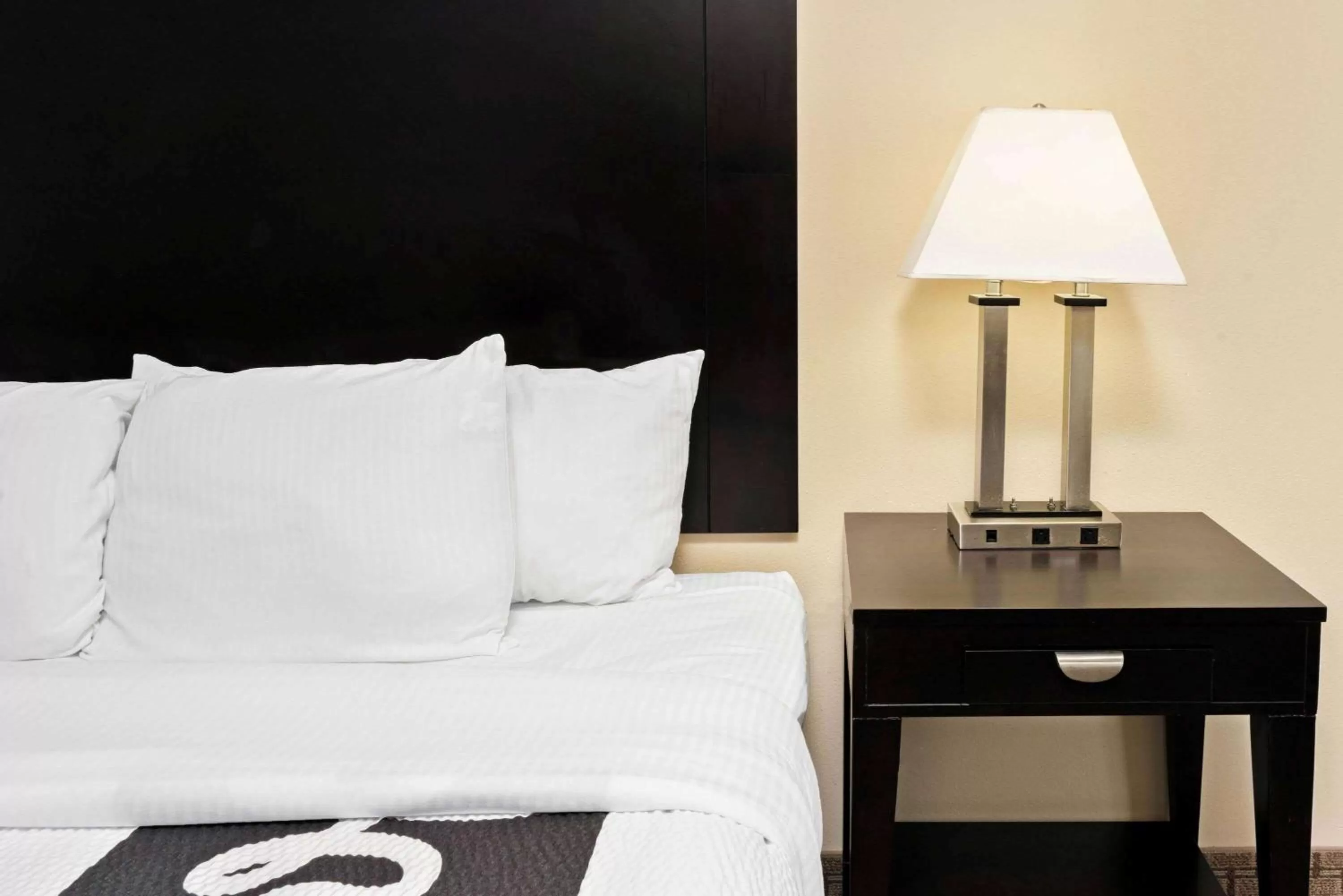 Photo of the whole room, Bed in La Quinta by Wyndham Morgan City