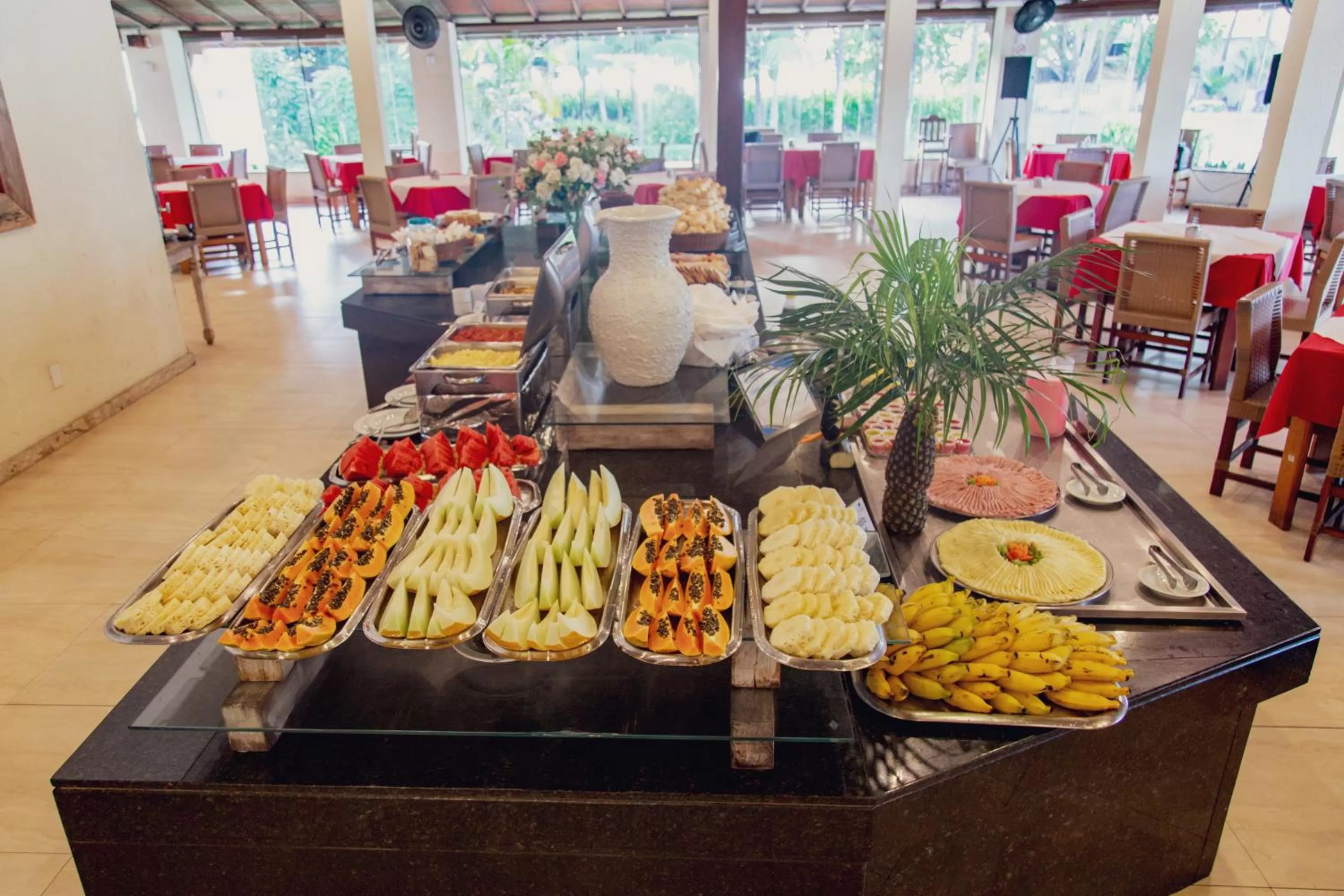 Breakfast in Bosque do Porto Praia Hotel