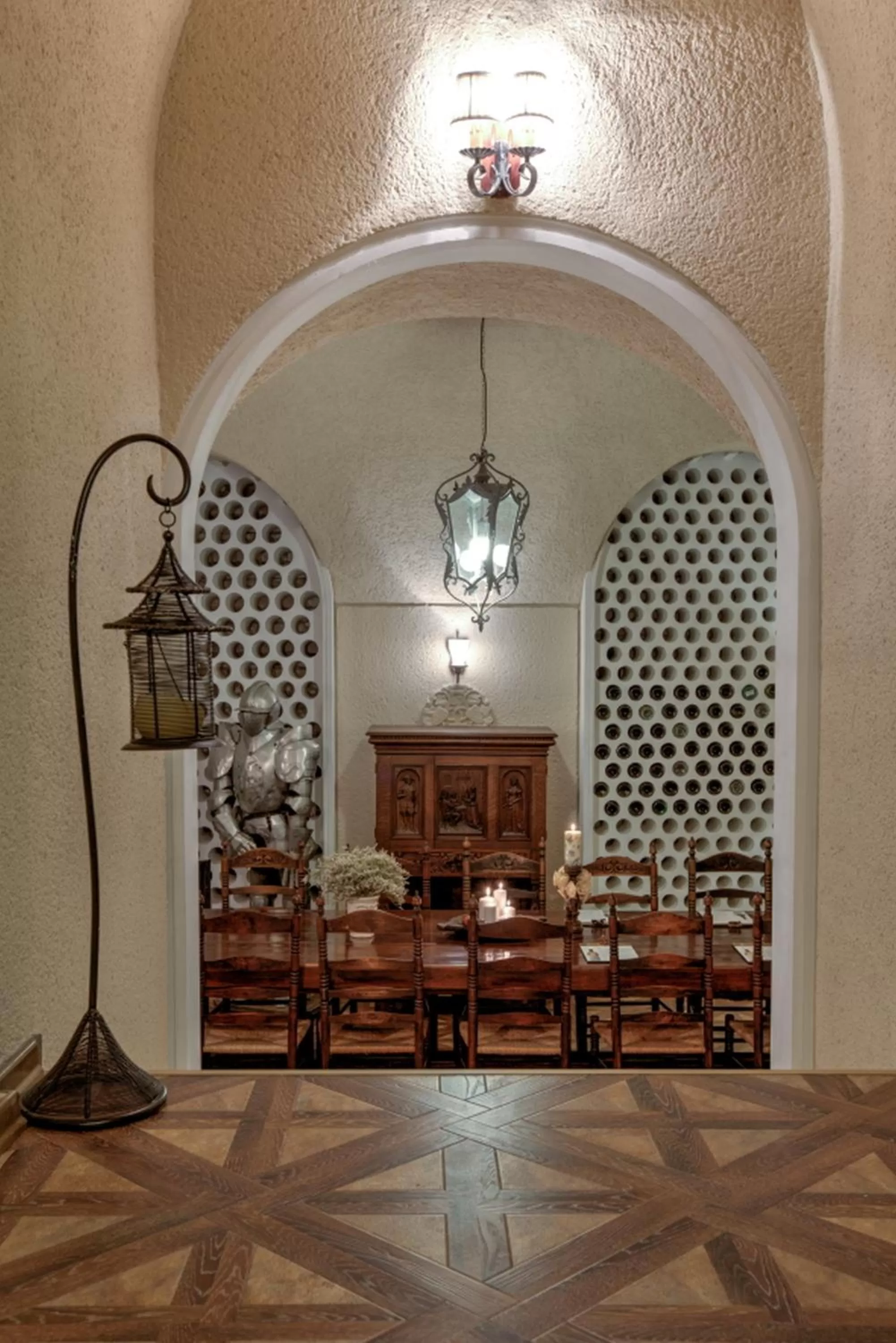 Restaurant/places to eat in Grand Boutique Hotel