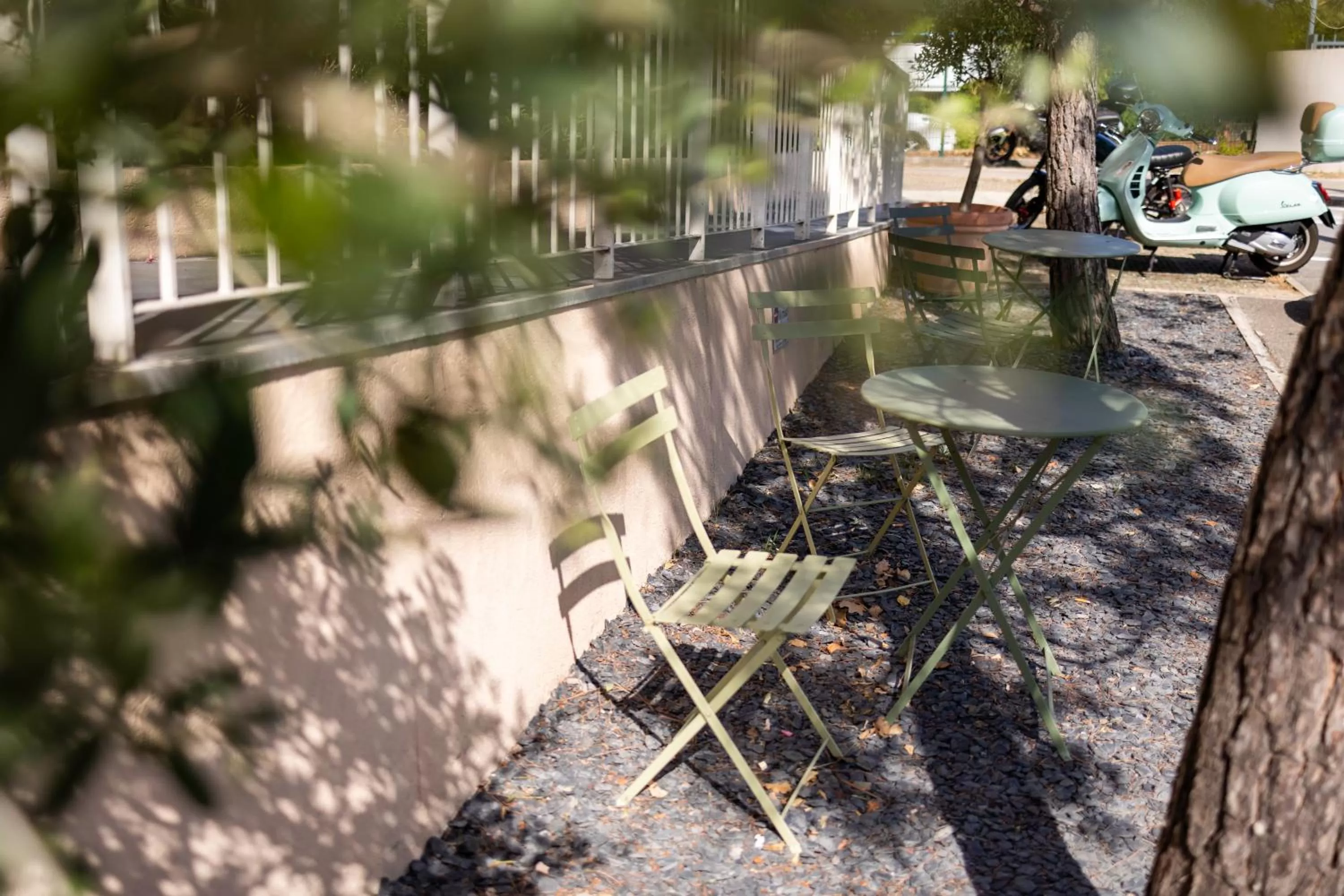 Facade/entrance in Hôtel restaurant Kyriad Fréjus