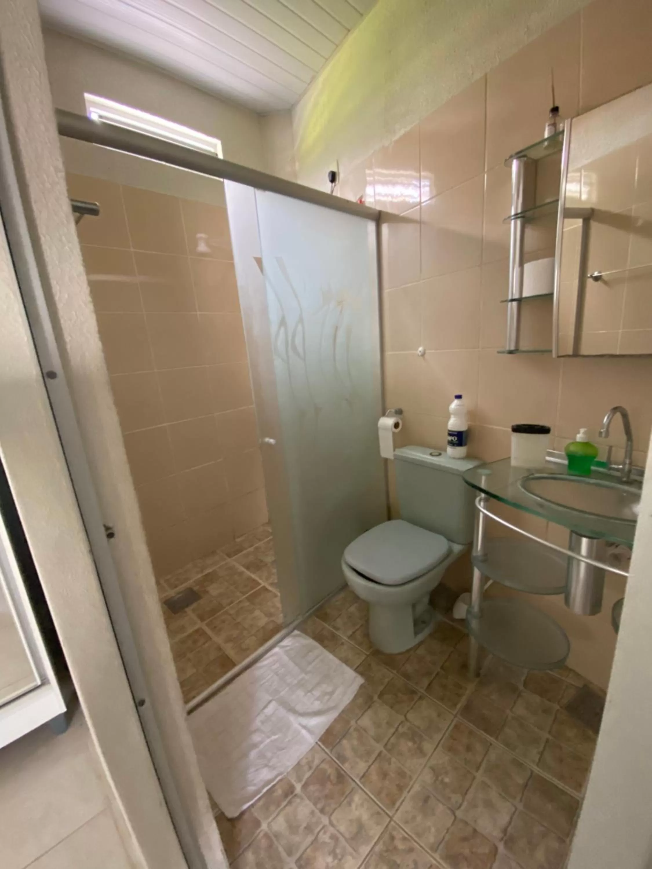 Shower, Bathroom in Pousada Hostal Iracema