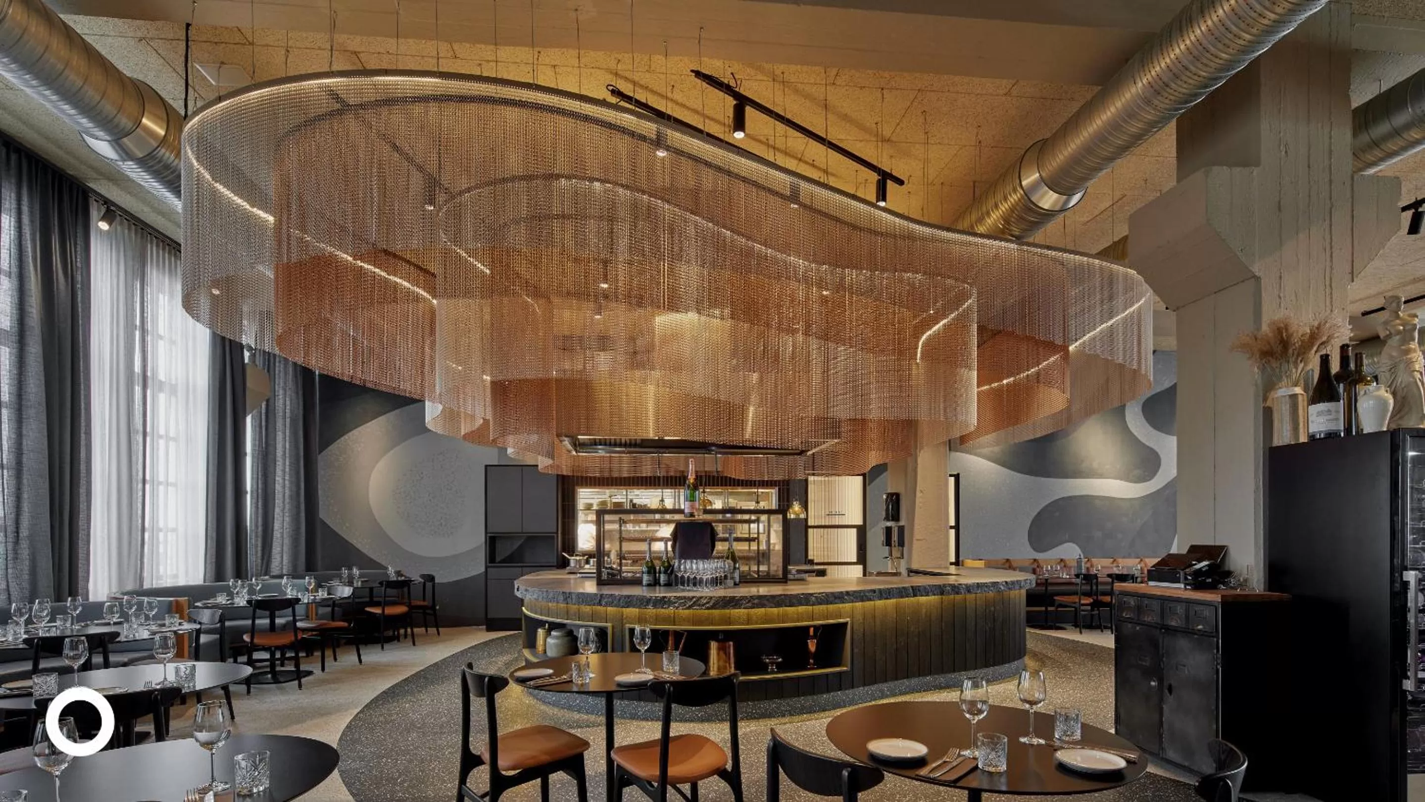 Restaurant/places to eat in Grandi by Center Hotels