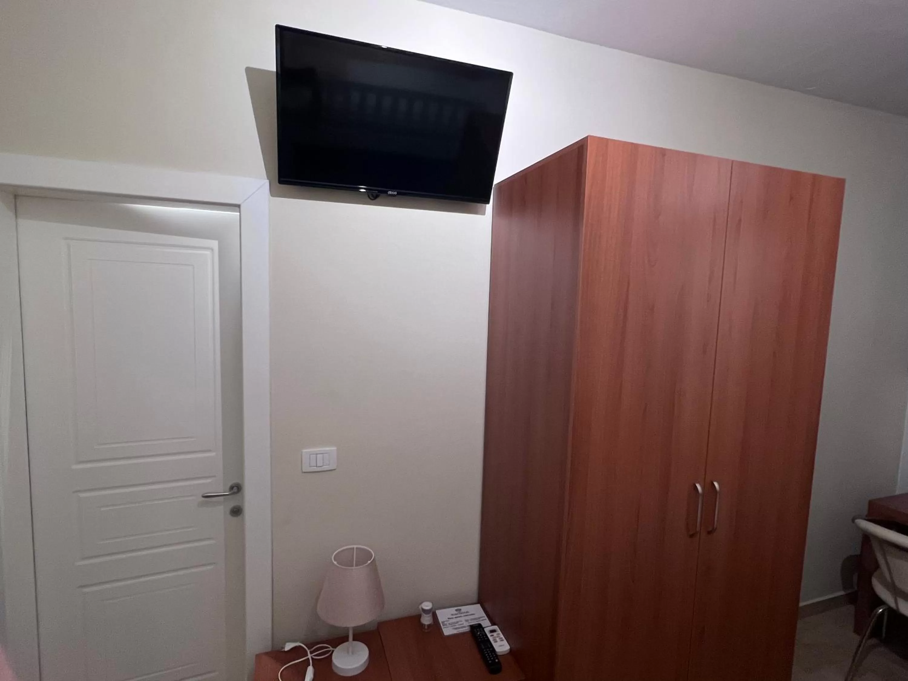 TV and multimedia, TV/Entertainment Center in Bobi Hotel