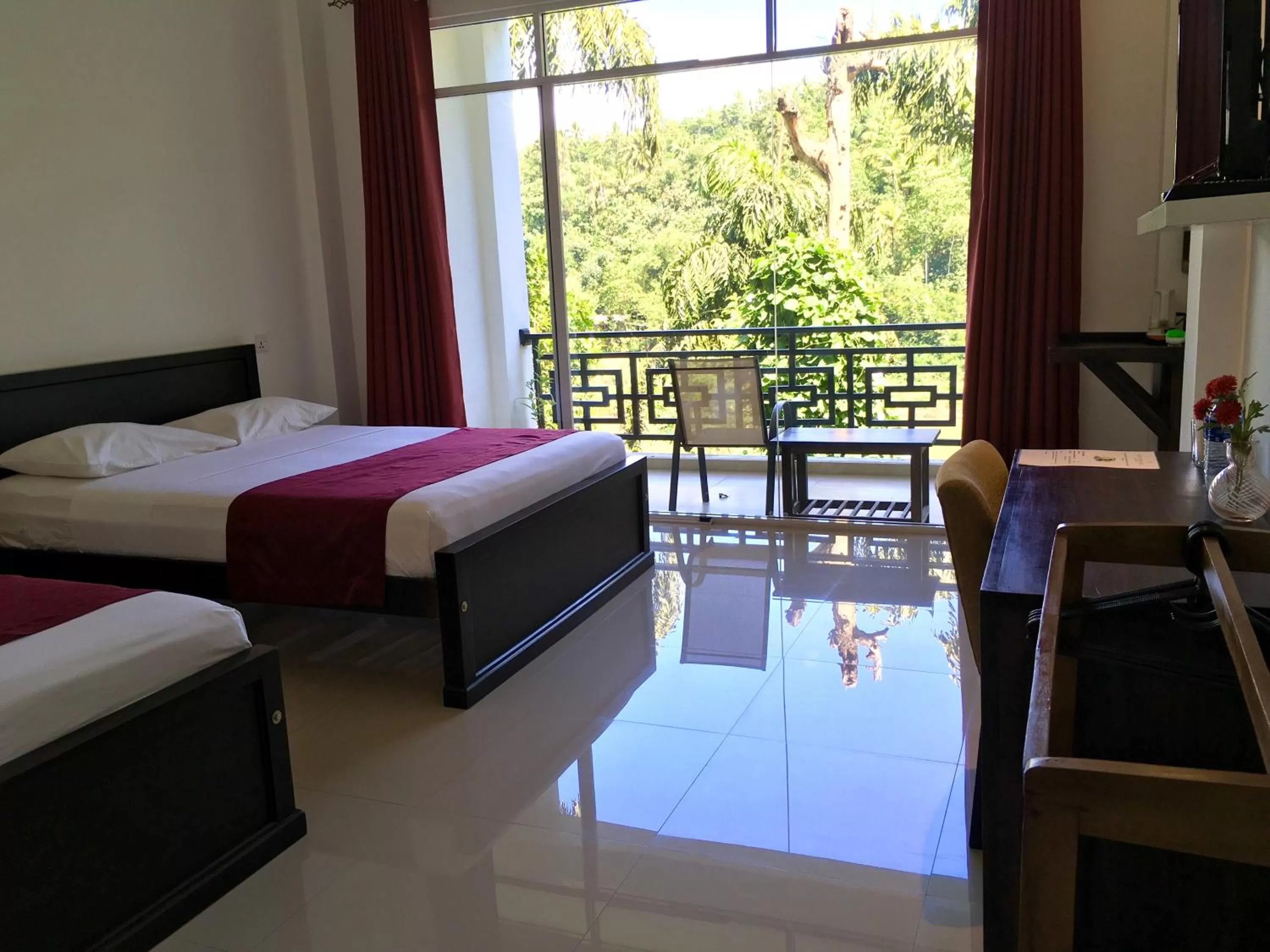 Bed in Kandy Rivers Edge Nature Resort