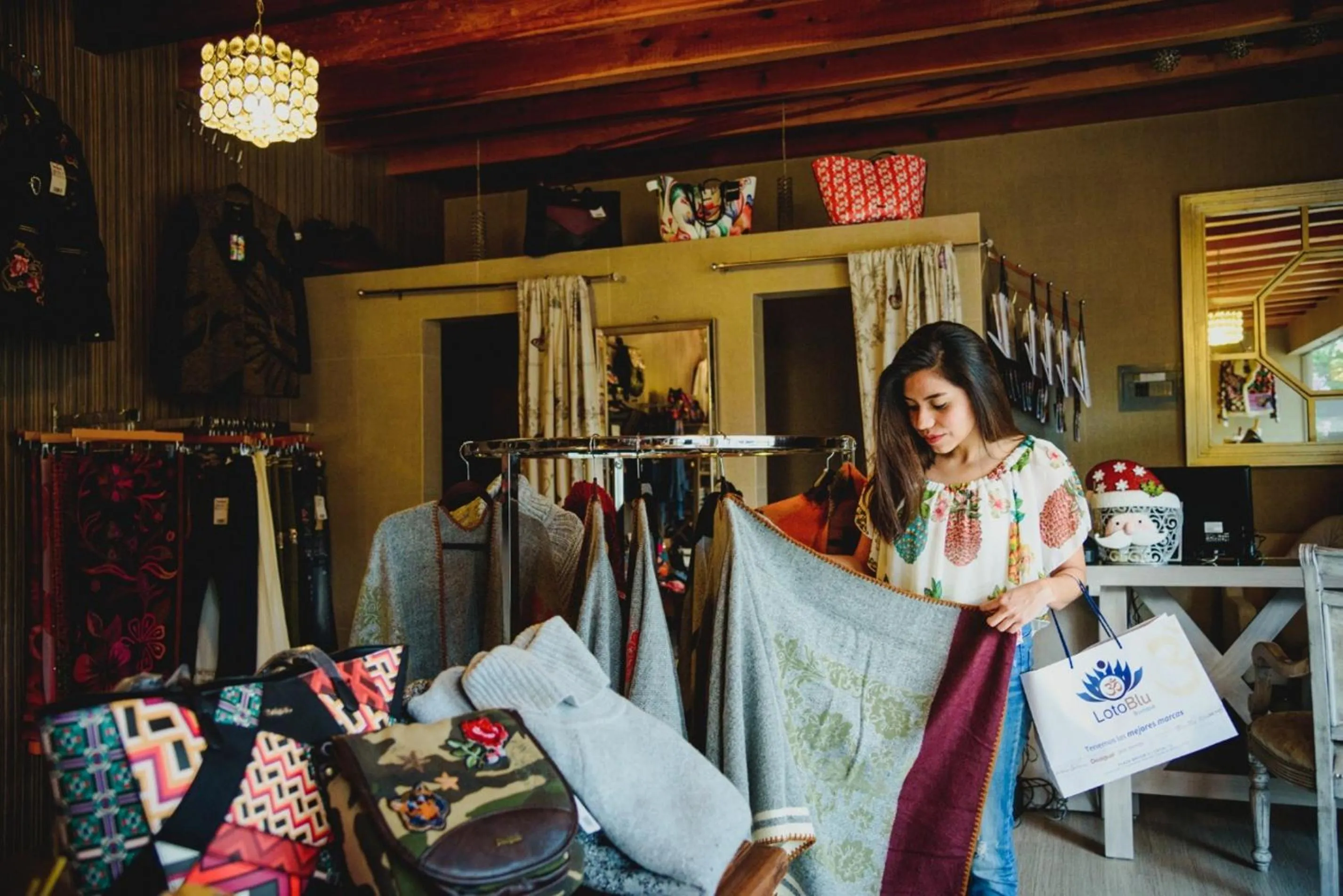 On-site shops in Loto Azul Resort & Spa