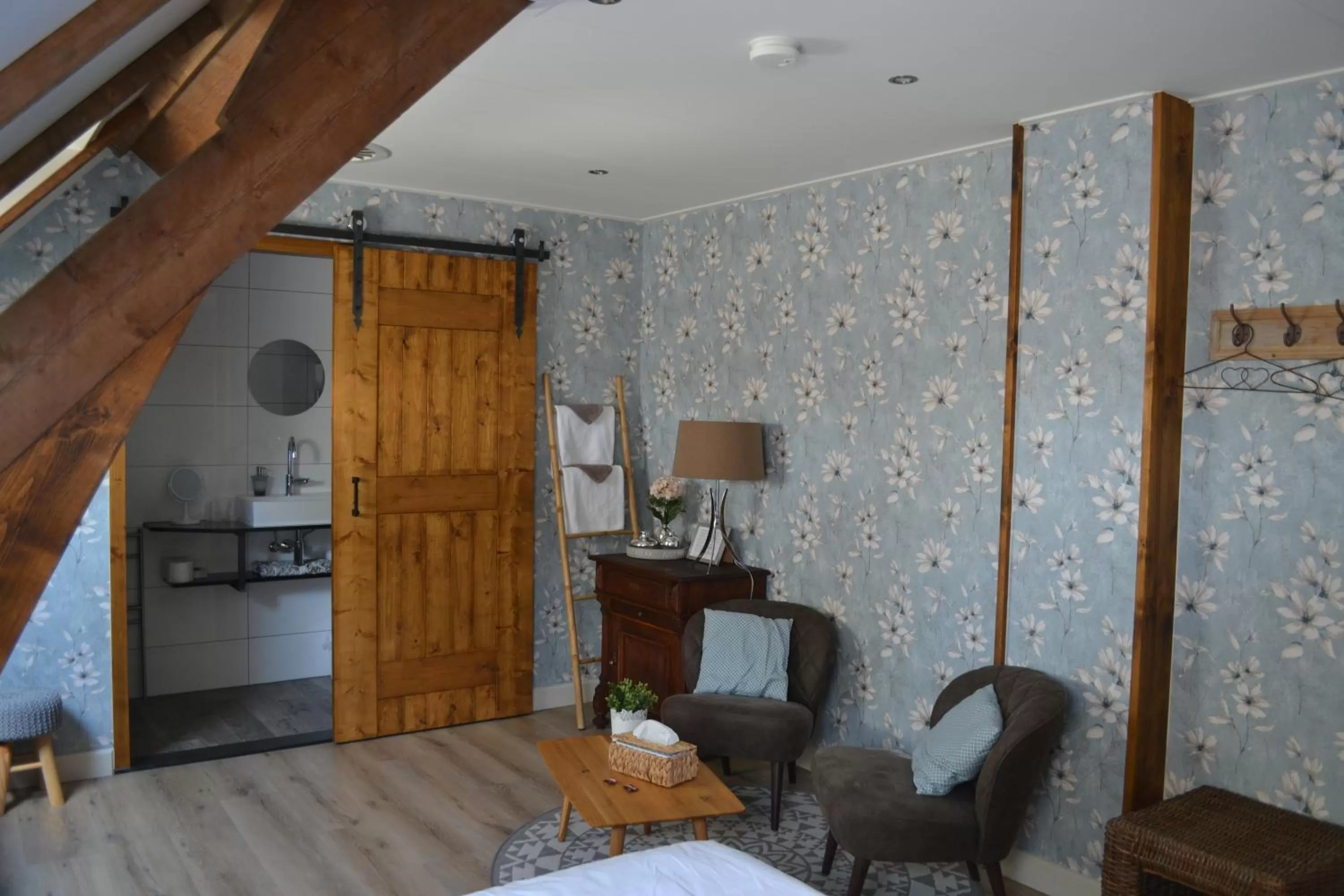 Bedroom, Kitchen/Kitchenette in Bed & Breakfast aan de Beek