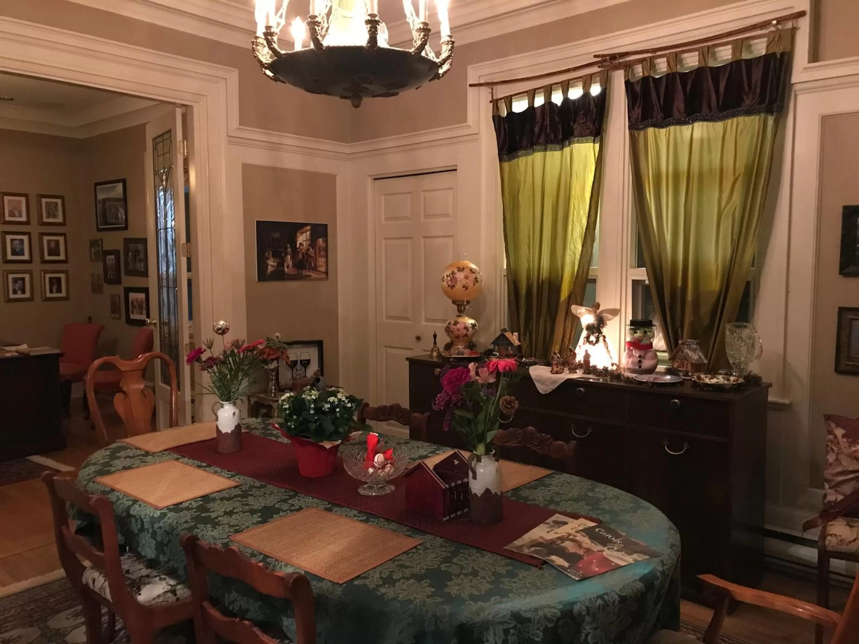 Restaurant/Places to Eat in Stirling House